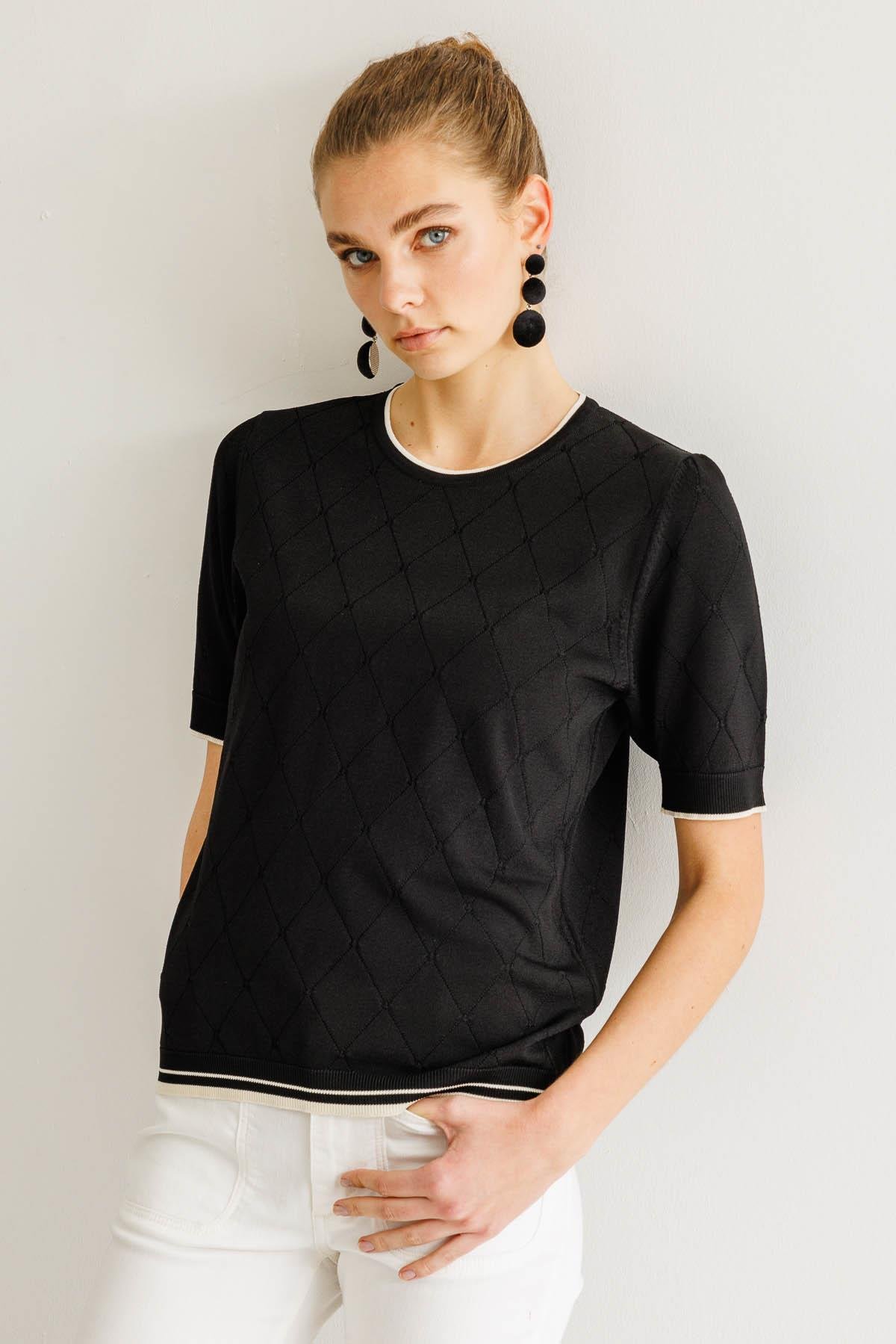 25356Kadın Sıfır Yaka Baklava Desenli T-shirt Siyah