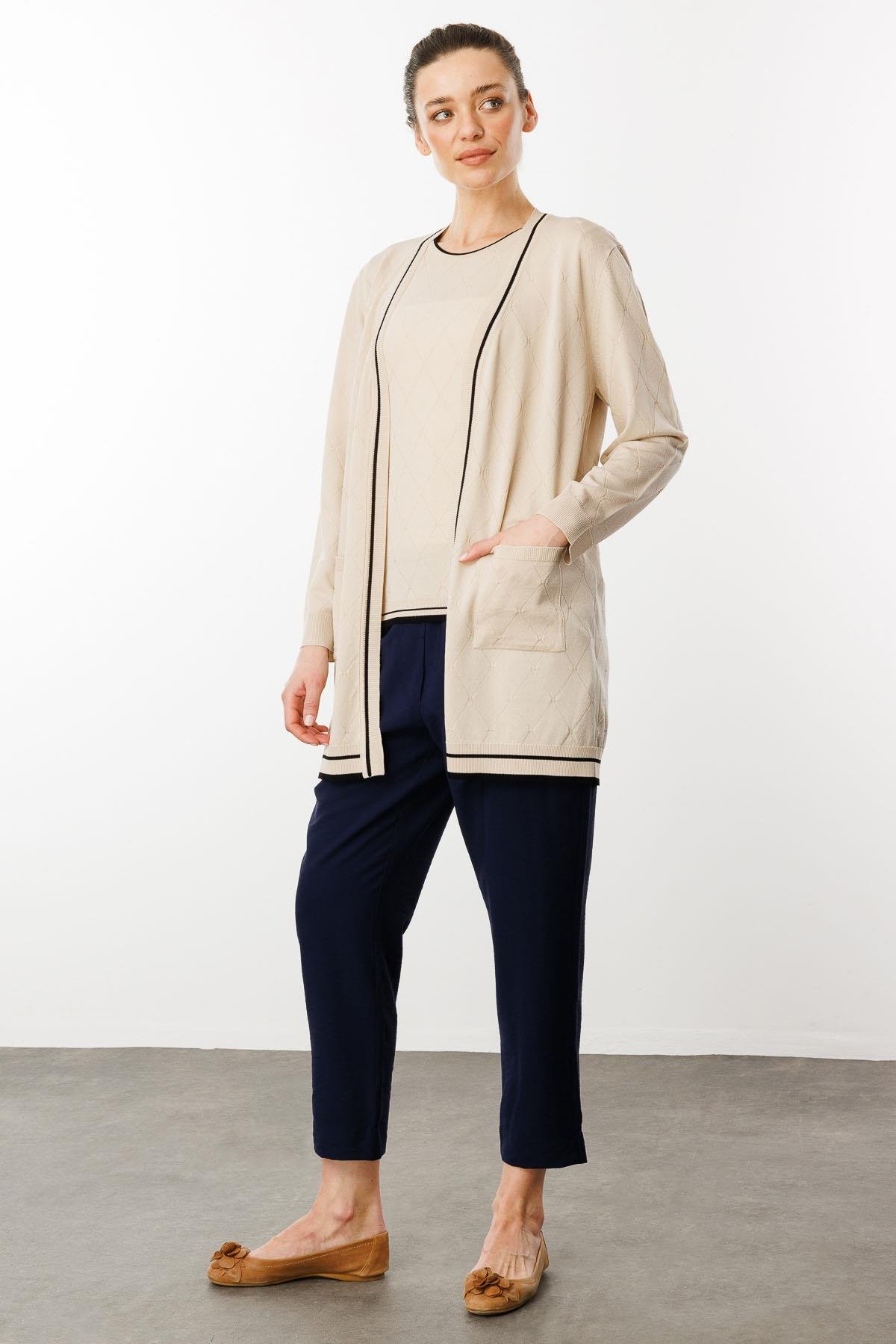 25357Kadın Sıfır Yaka Baklava Desenli Yazlık Hırka Bej