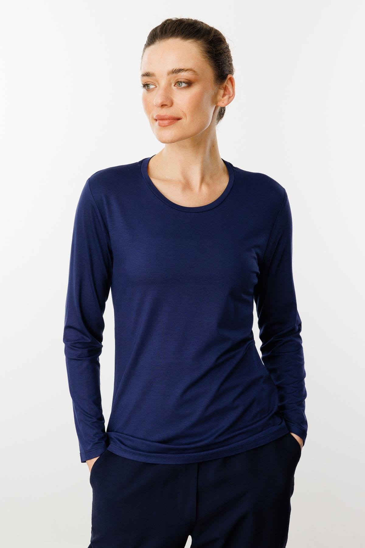 23787Женская базовая хлопковая блуза с круглым вырезом темно синяя