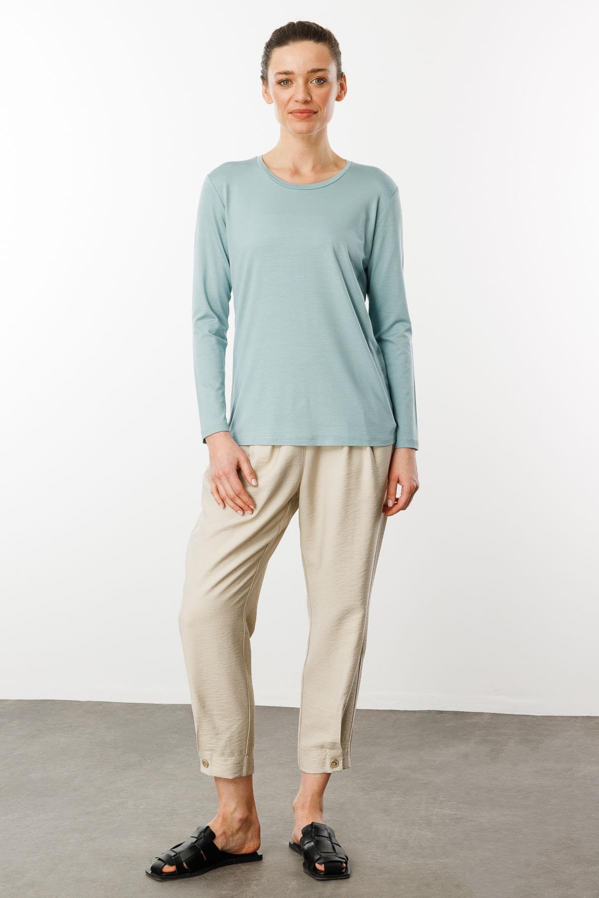 23787Kadın Sıfır Yaka Basic Penye Bluz Mint