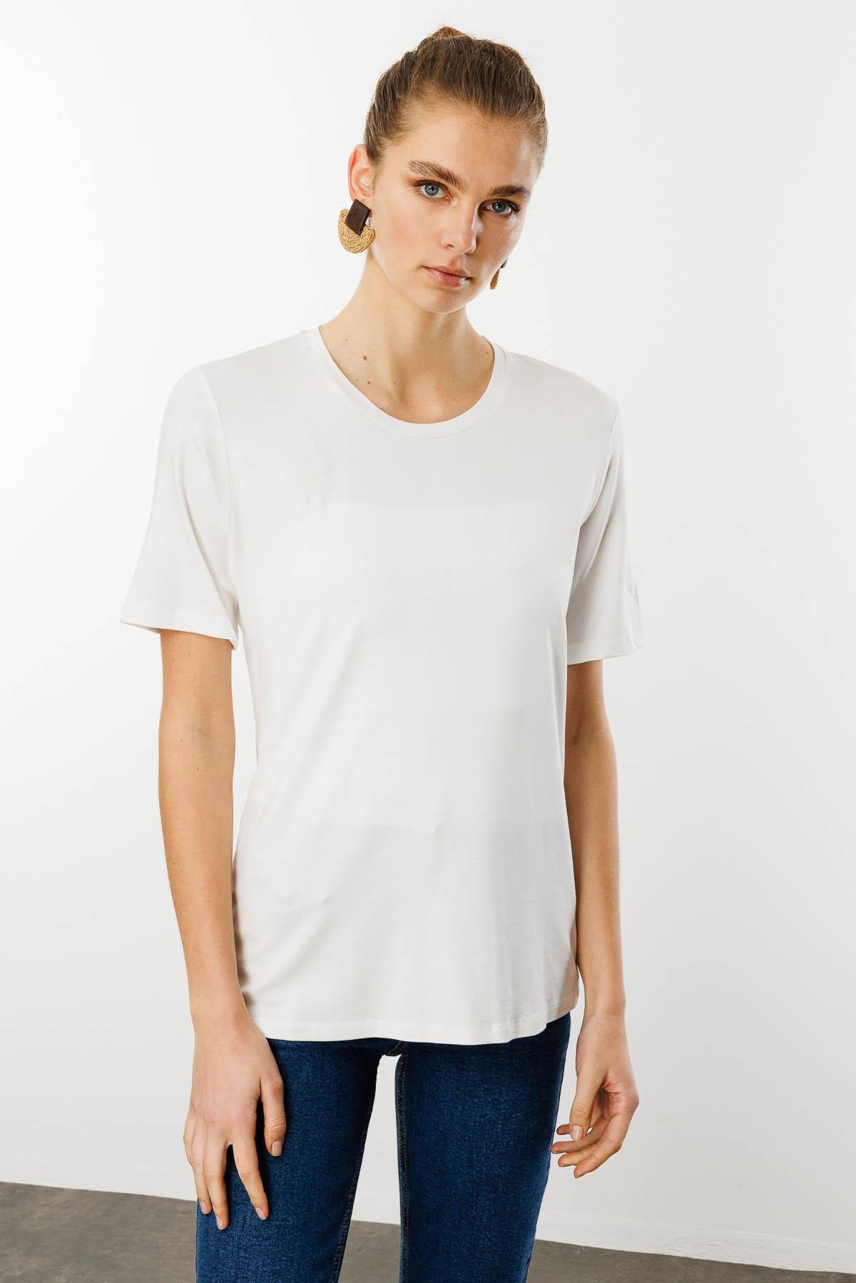 23786Kadın Sıfır Yaka Basic Penye T-shirt Ekru