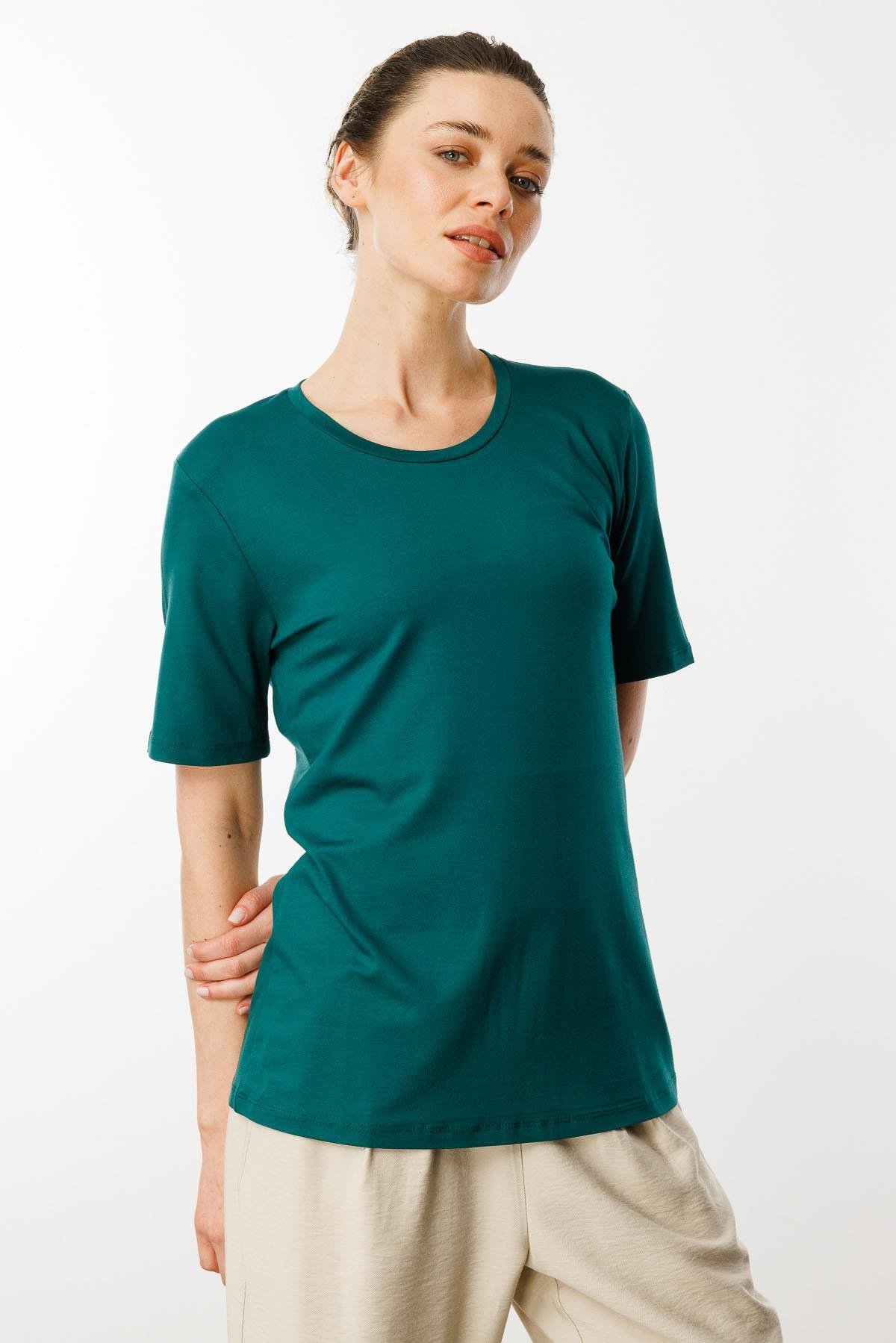 23786Women's Crew Neck Basic Combed T-shirt Green