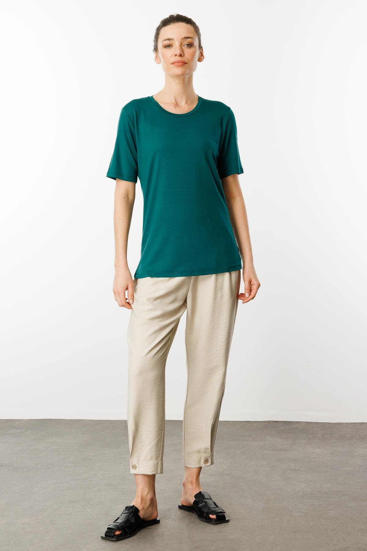 23786Women's Crew Neck Basic Combed T-shirt Green