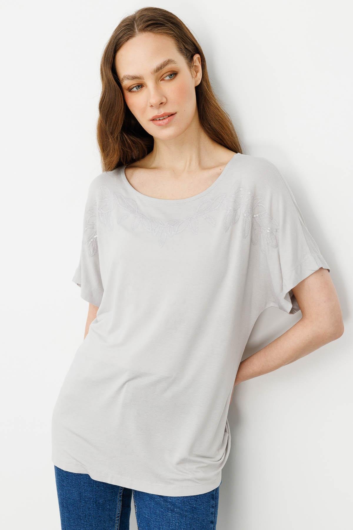 25859Kadın Sıfır Yaka Boncuk İşlemeli Penye T-shirt Taş