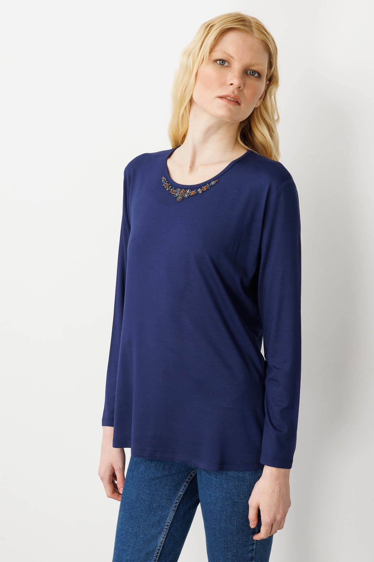 25706Kadın V Yaka Boncuk İşlemeli Penye Bluz Lacivert