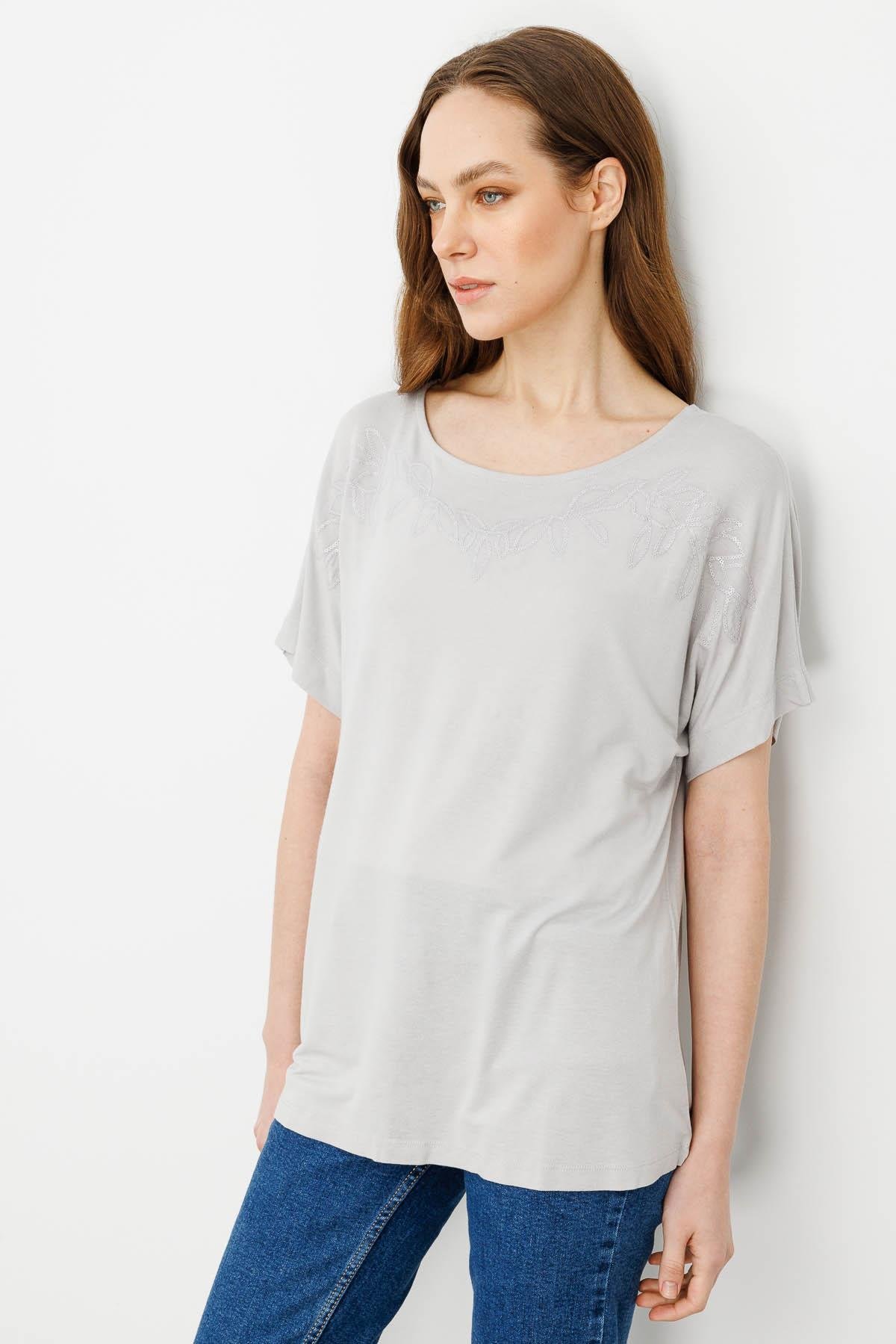 25859Kadın Sıfır Yaka Boncuk İşlemeli Penye T-shirt Taş