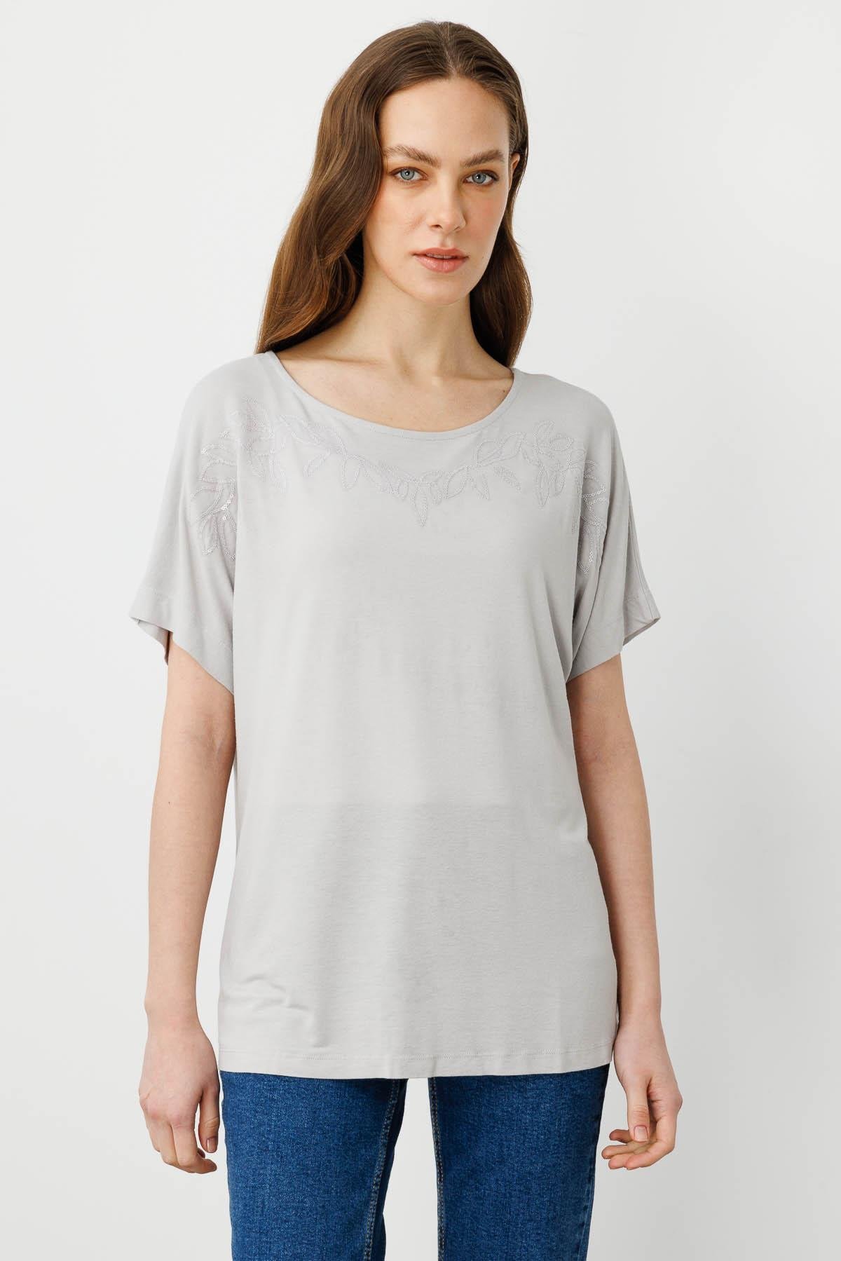 25859Kadın Sıfır Yaka Boncuk İşlemeli Penye T-shirt Taş