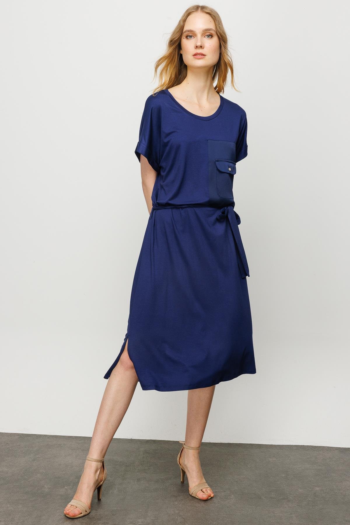 23708Kadın Sıfır Yaka Cebi Saten Penye T-shirt Lacivert