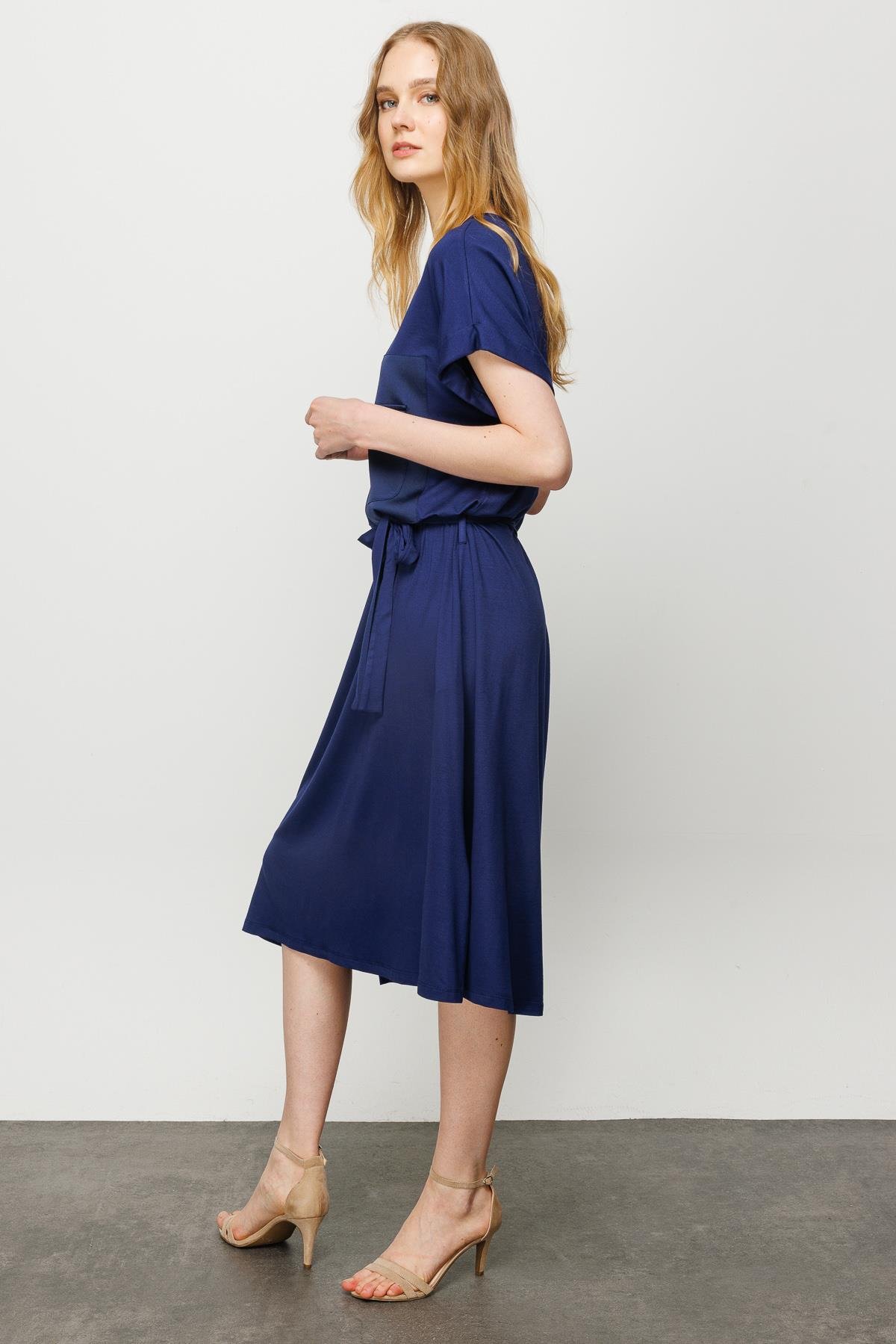 23708Kadın Sıfır Yaka Cebi Saten Penye T-shirt Lacivert