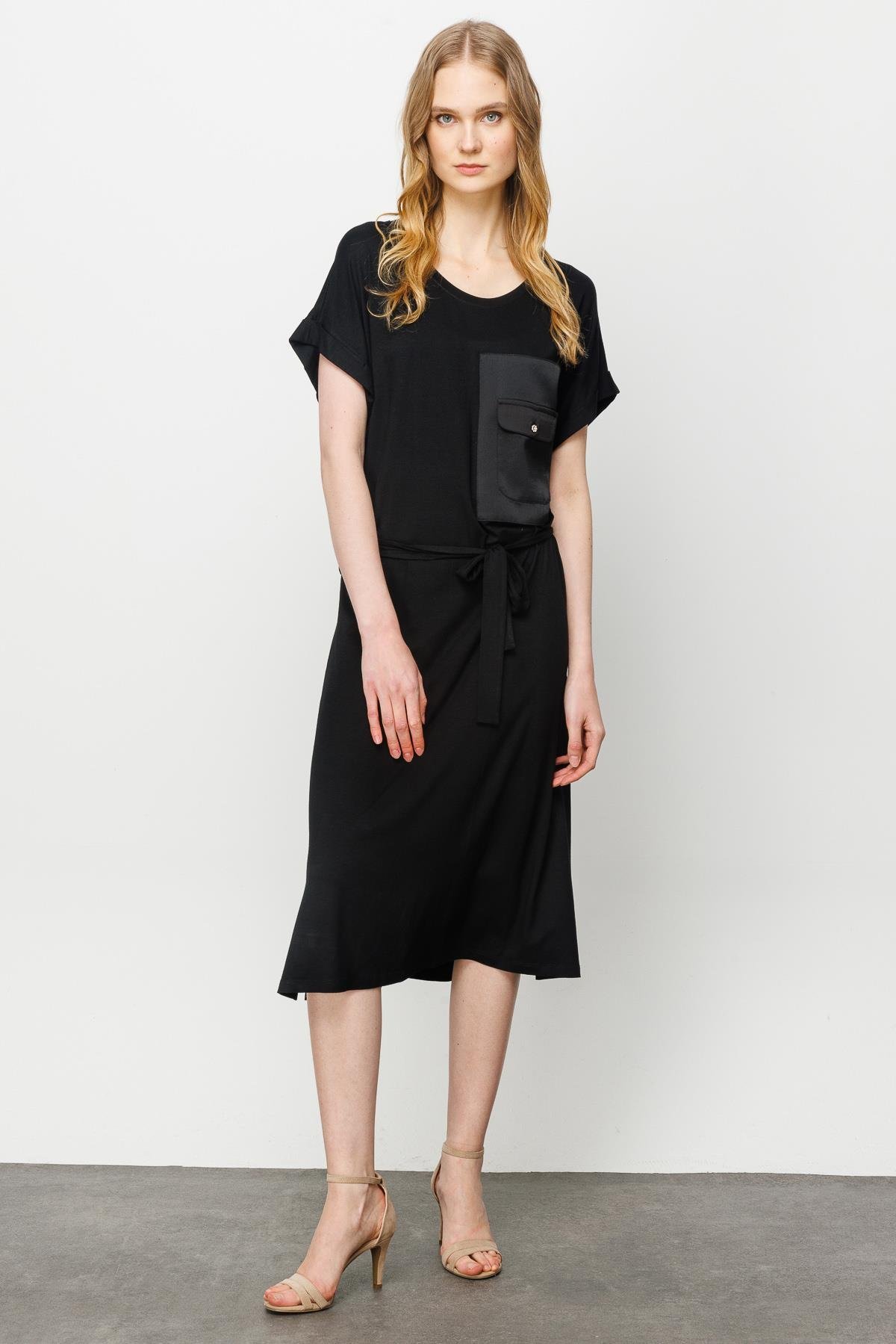 23708Kadın Sıfır Yaka Cebi Saten Penye T-shirt Siyah