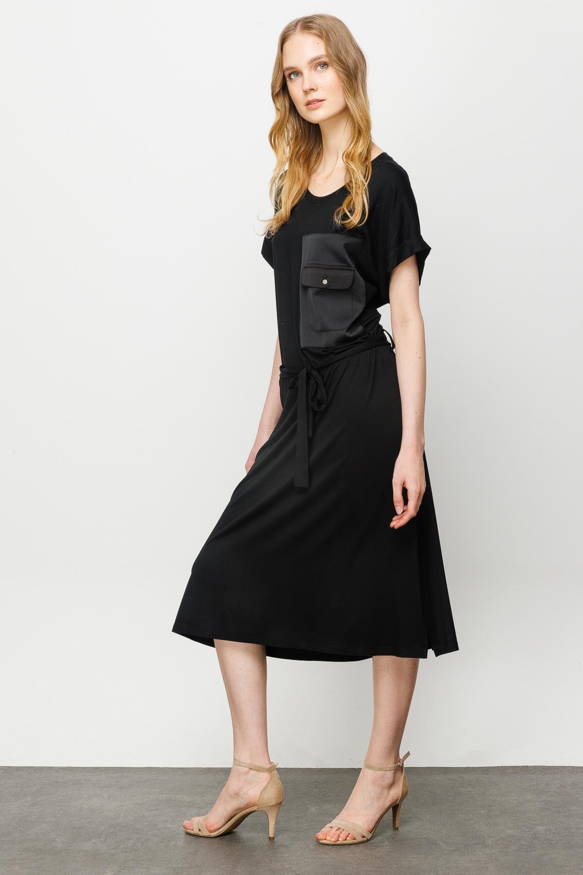 23708Kadın Sıfır Yaka Cebi Saten Penye T-shirt Siyah