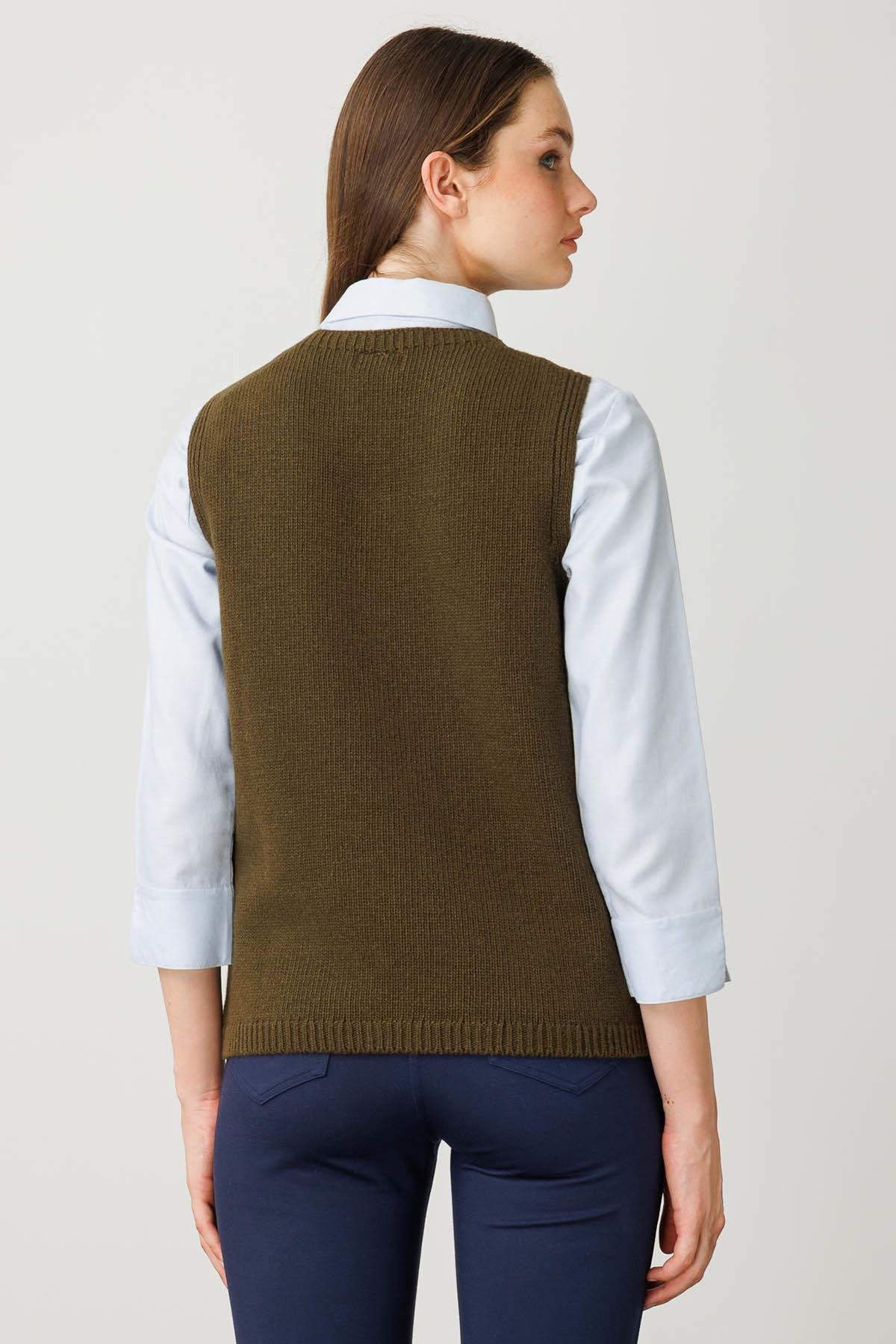 25180Kadın Sıfır Yaka Cep Üstü Çiçek Nakışlı Yün Süveter A.Yeşil