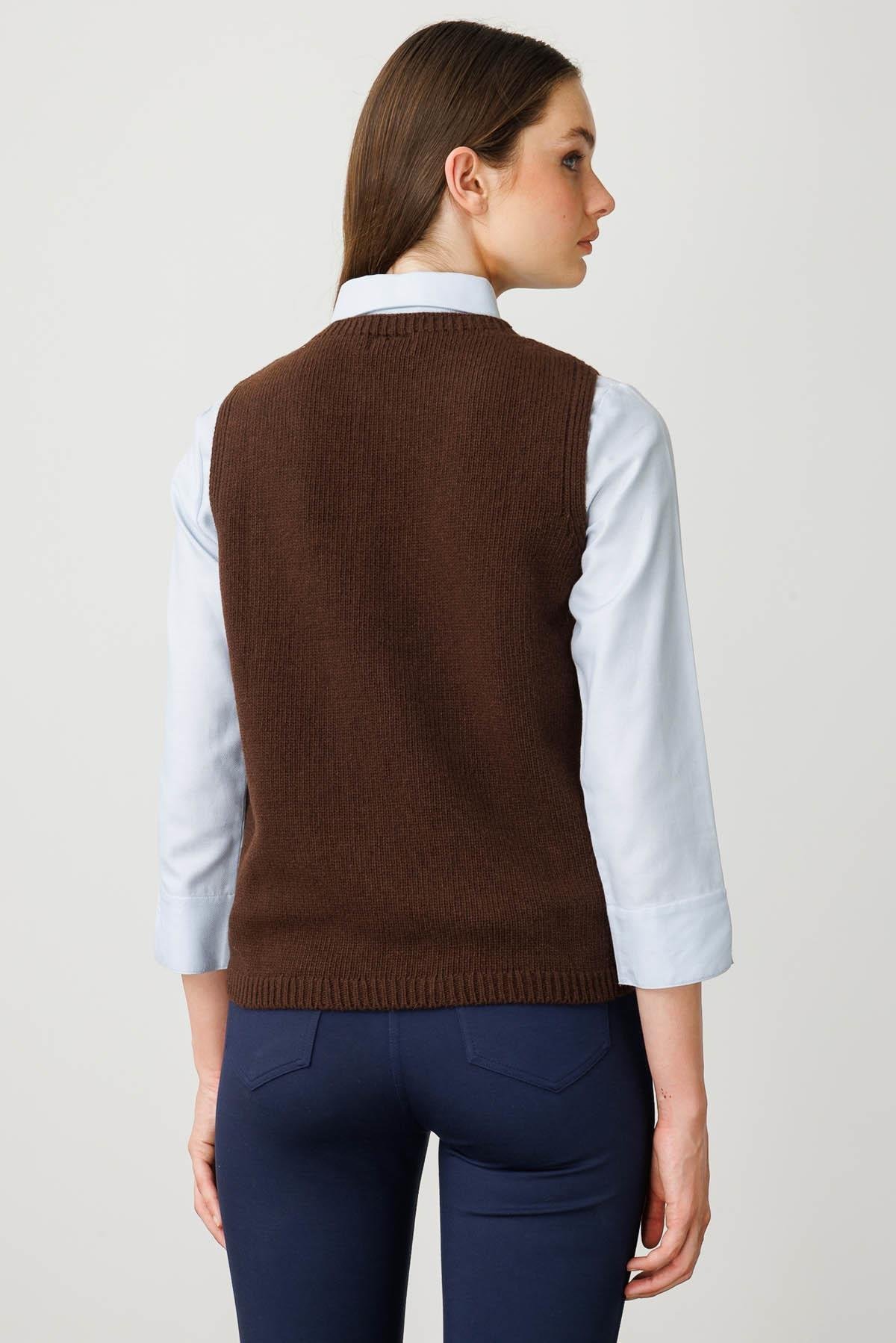 25180Kadın Sıfır Yaka Cep Üstü Çiçek Nakışlı Yün Süveter M.Kahve