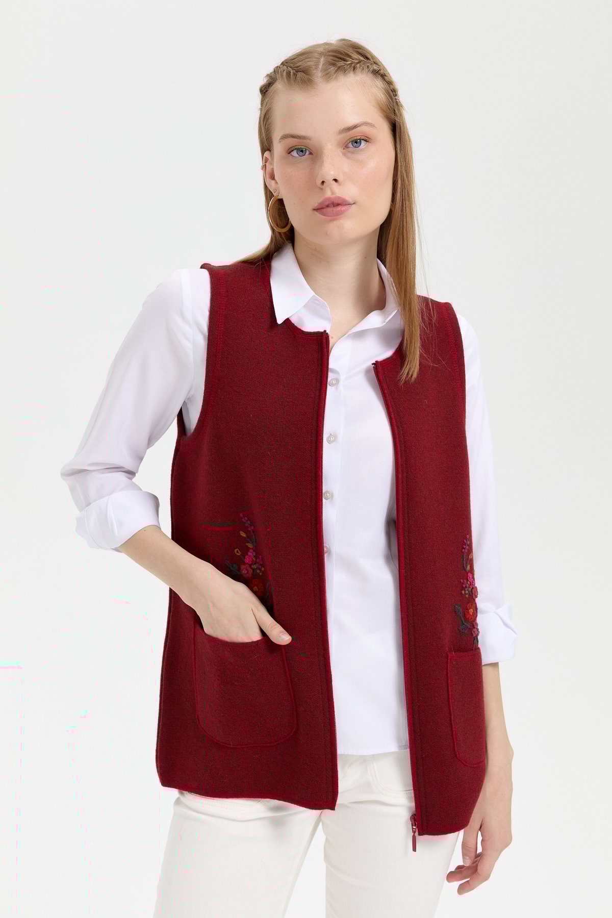 24000Kadın Sıfır Yaka Cep Üstü İşlemeli Kısa Yün Yelek V.Kırmızı