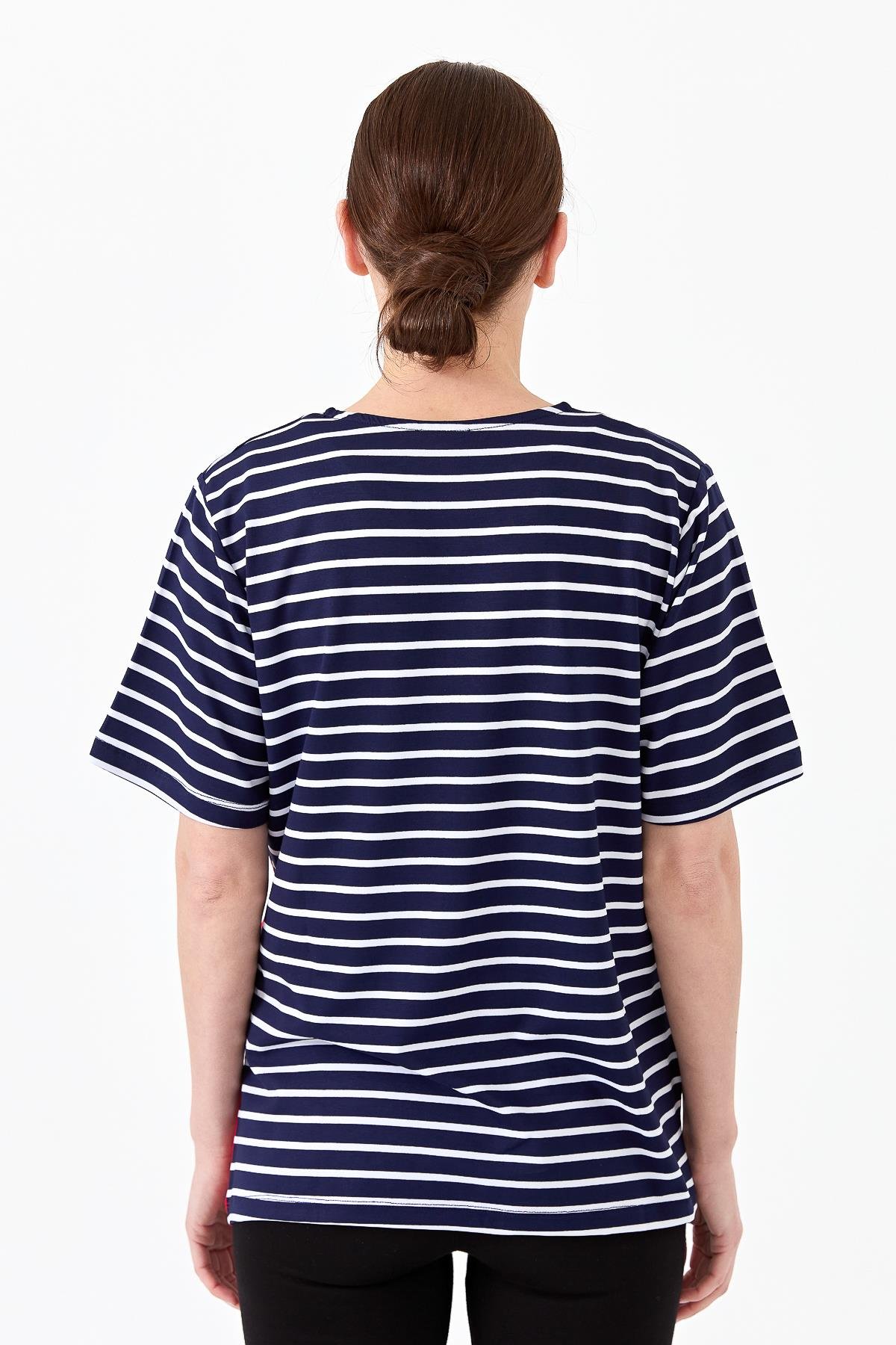 22769Kadın Sıfır Yaka Çizgi Önü Taşlı Penye T-shirt Lacivert