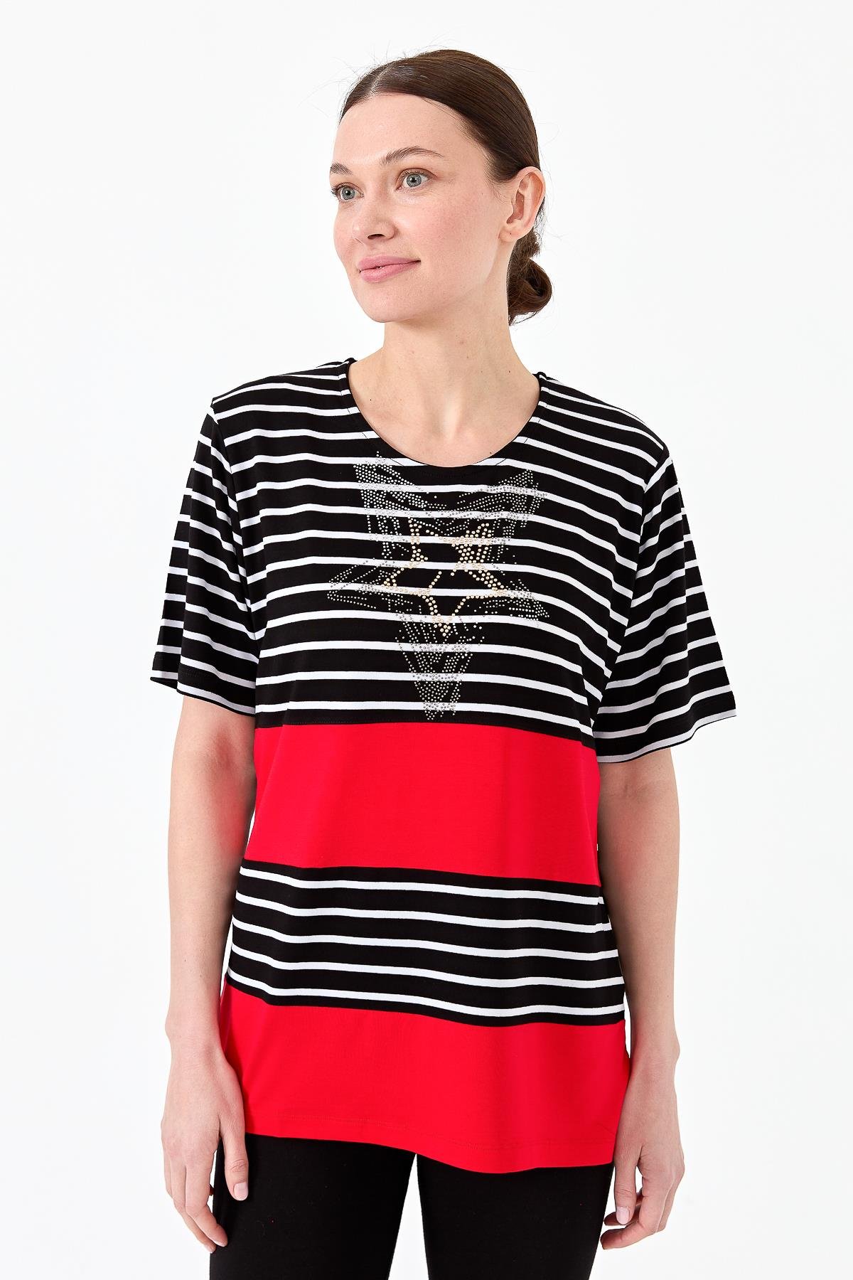 22769Kadın Sıfır Yaka Çizgi Önü Taşlı Penye T-shirt Siyah