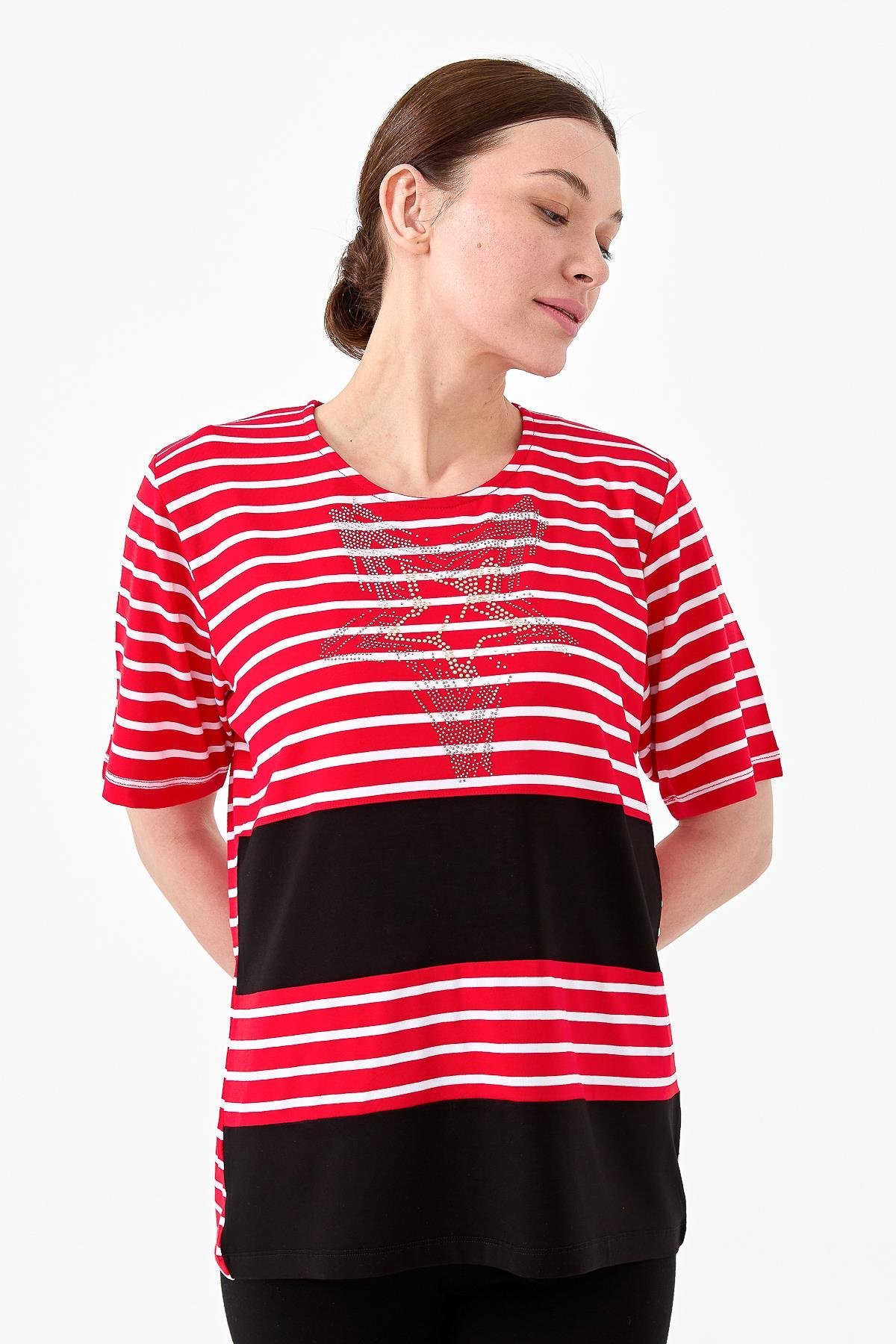 22769Kadın Sıfır Yaka Çizgi Önü Taşlı Penye T-shirt Kırmızı