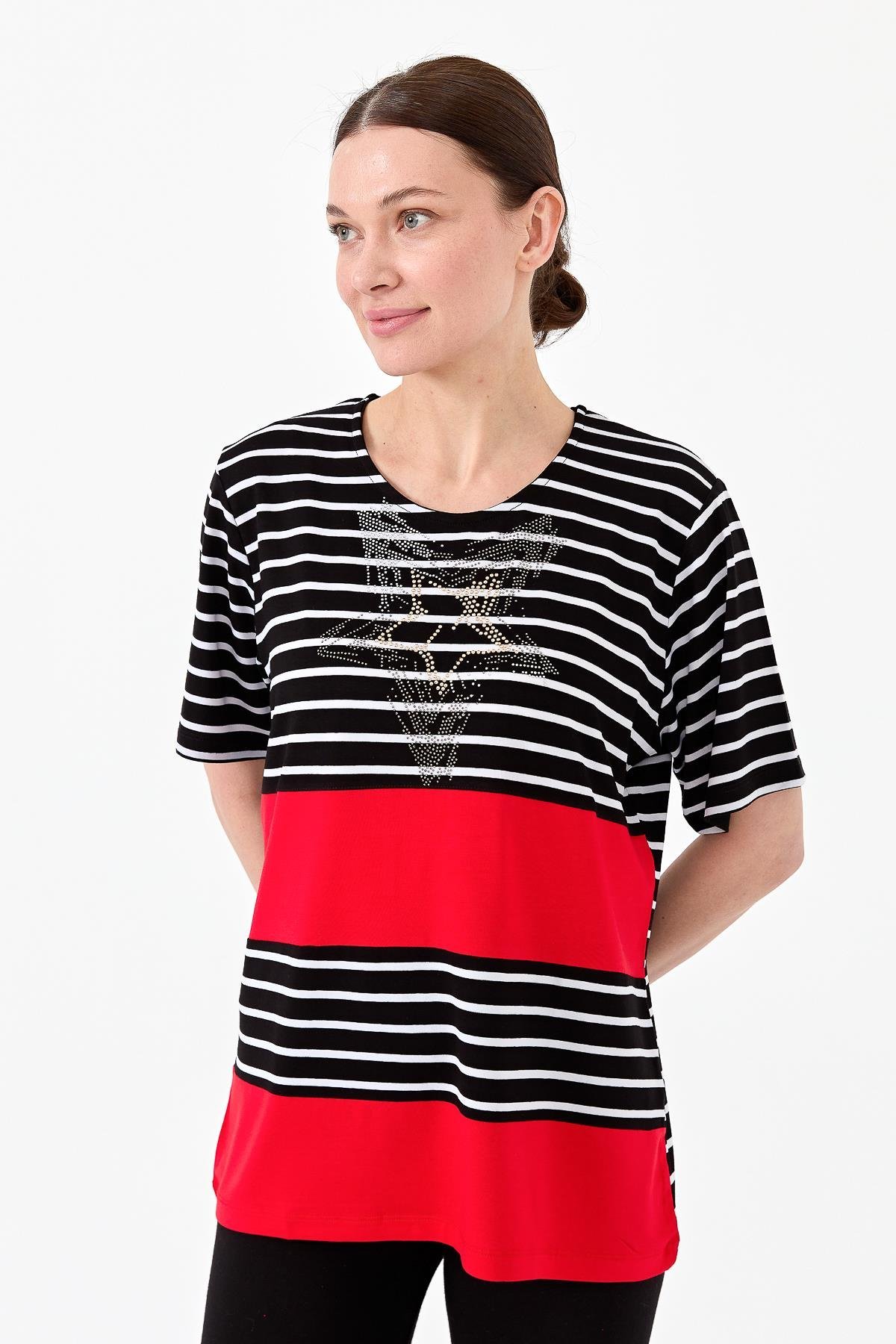 22769Kadın Sıfır Yaka Çizgi Önü Taşlı Penye T-shirt Siyah