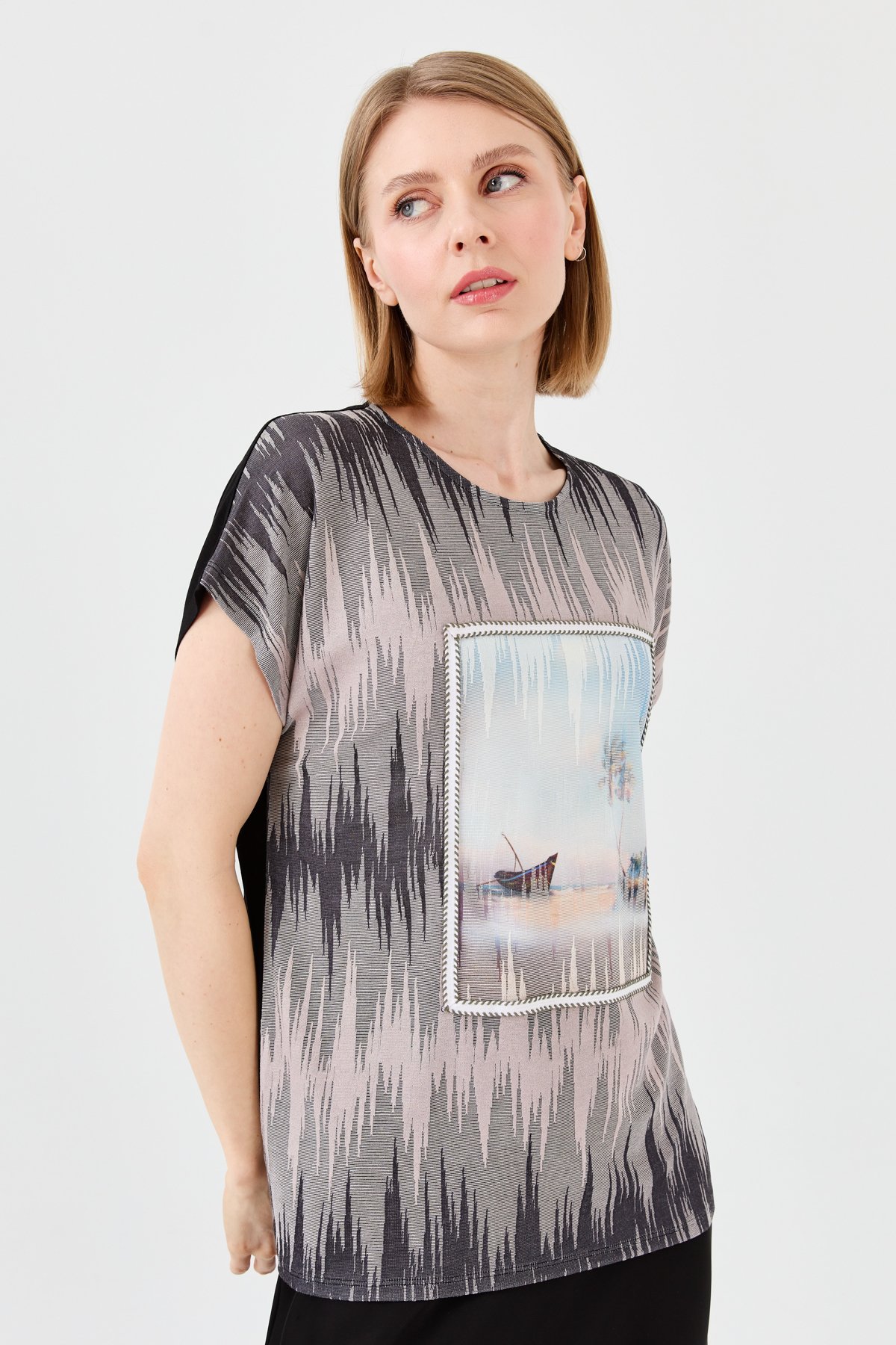 23761Kadın Sıfır Yaka Desenli Penye T-shirt Siyah