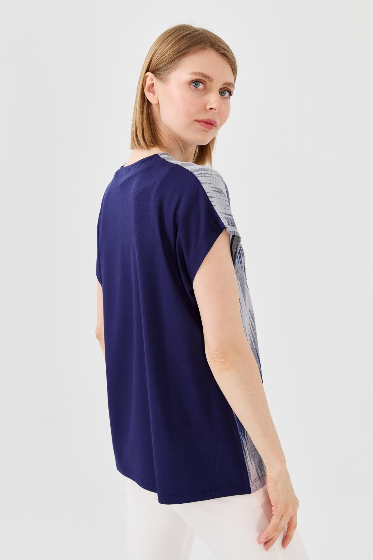 23761Kadın Sıfır Yaka Desenli Penye T-shirt Lacivert