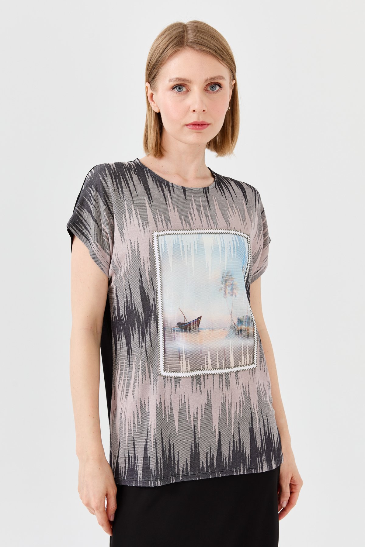 23761Kadın Sıfır Yaka Desenli Penye T-shirt Siyah