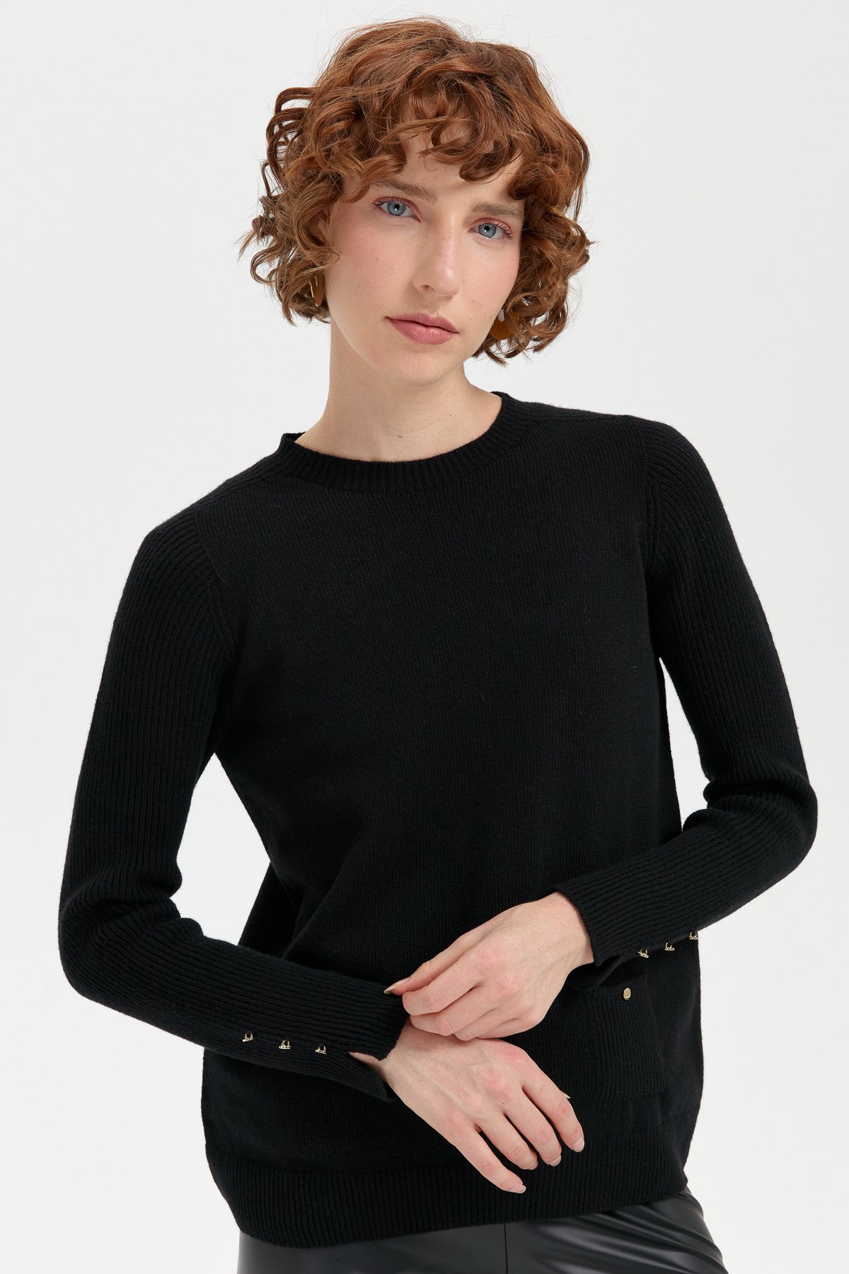 24205Kadın Sıfır Yaka Dikişsiz Cepli Yün Kazak Siyah