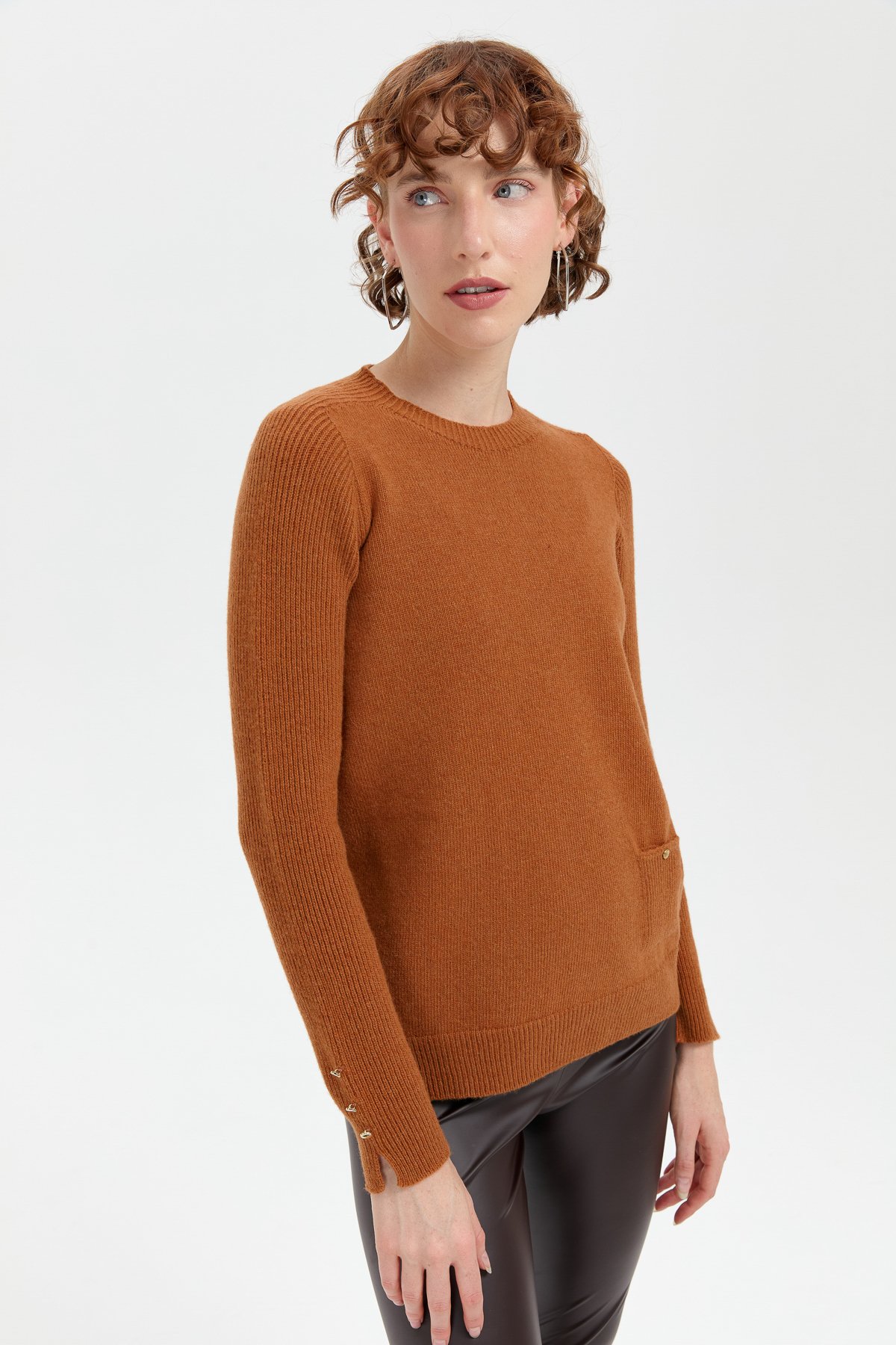 24205Kadın Sıfır Yaka Dikişsiz Cepli Yün Kazak Tarçın