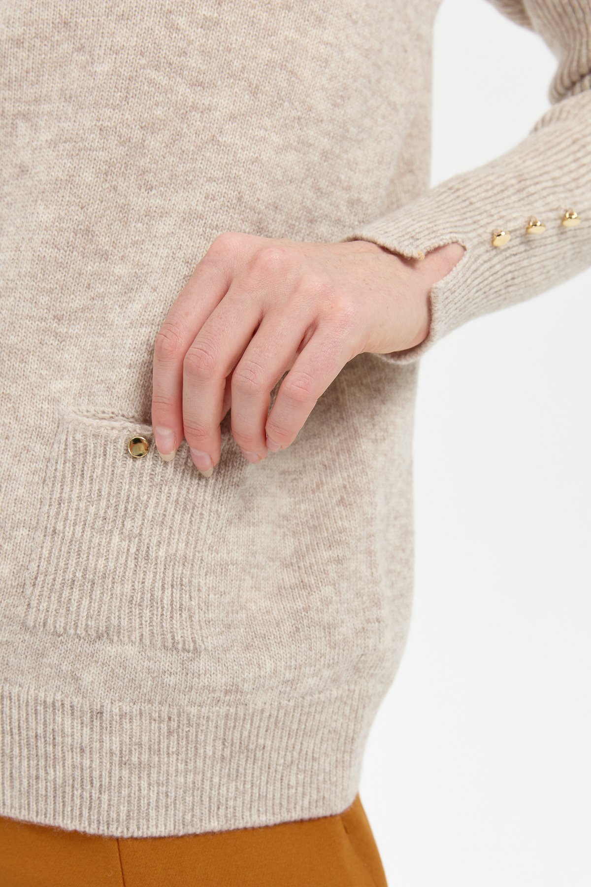 24205Kadın Sıfır Yaka Dikişsiz Cepli Yün Kazak V.Bej