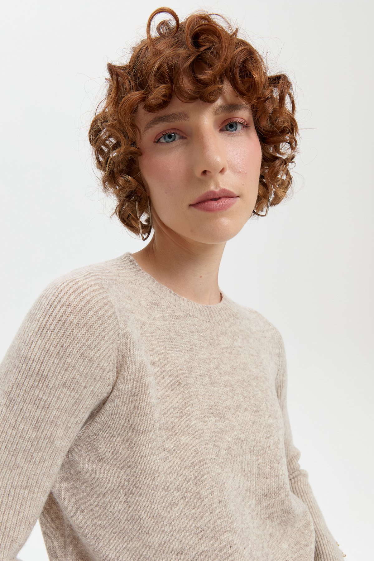 24205Kadın Sıfır Yaka Dikişsiz Cepli Yün Kazak V.Bej