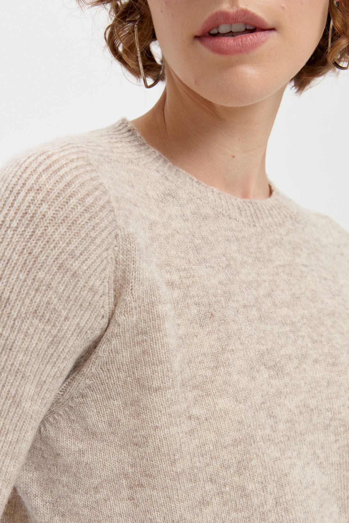 24205Kadın Sıfır Yaka Dikişsiz Cepli Yün Kazak V.Bej