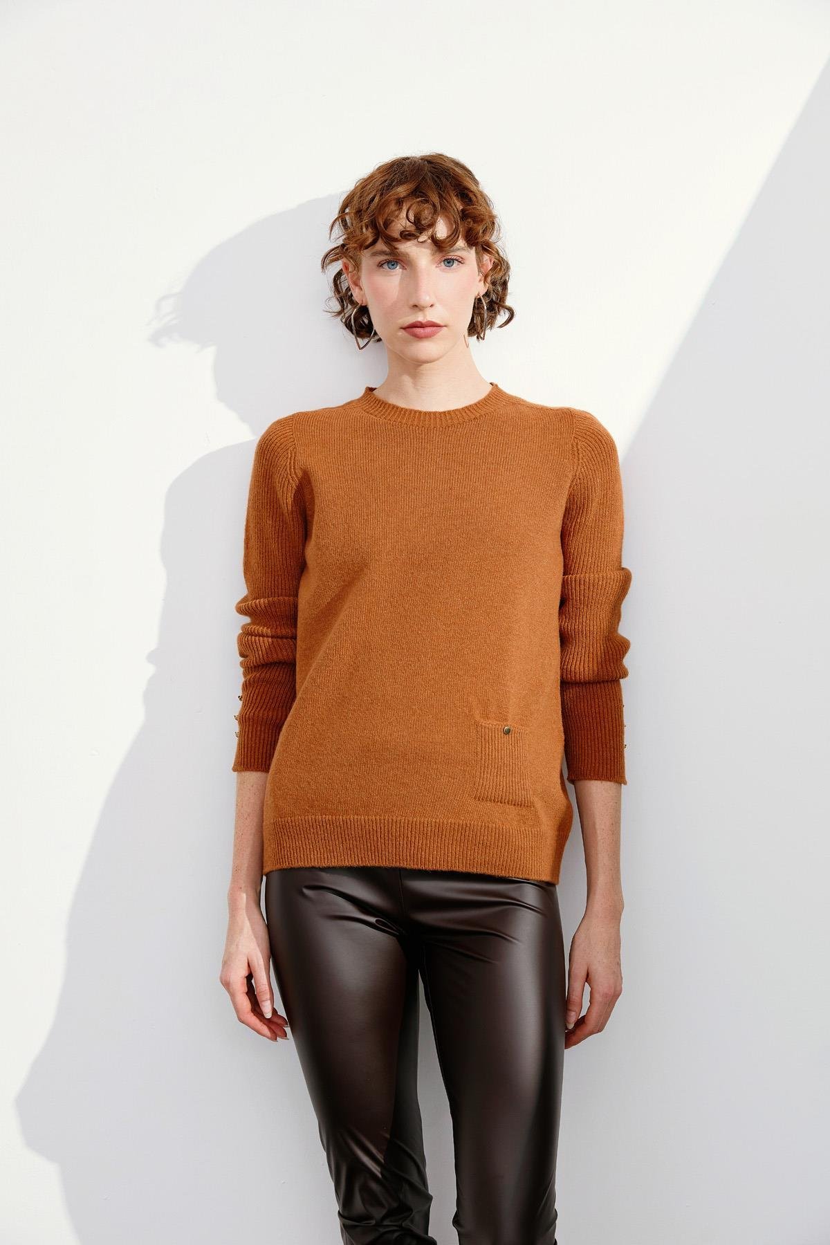 24205Kadın Sıfır Yaka Dikişsiz Cepli Yün Kazak Tarçın