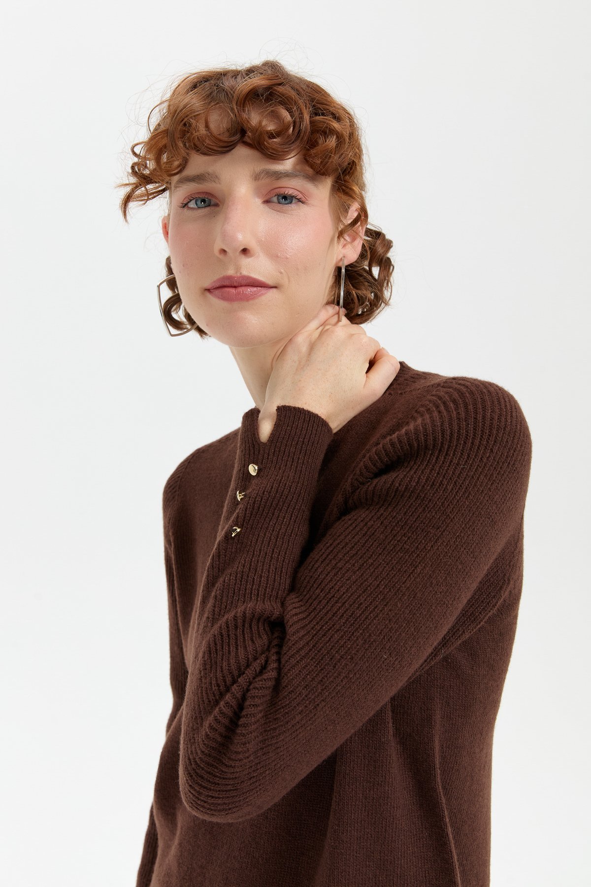 24205Kadın Sıfır Yaka Dikişsiz Cepli Yün Kazak M.Kahve