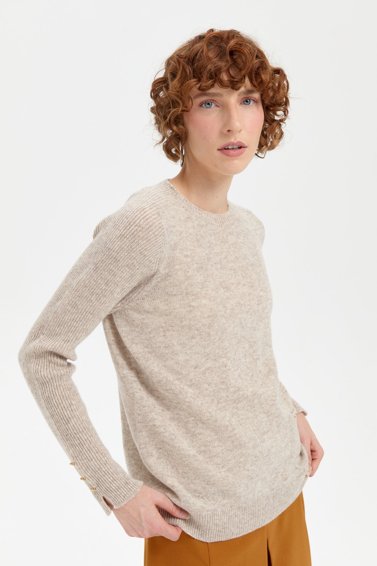 24205Kadın Sıfır Yaka Dikişsiz Cepli Yün Kazak V.Bej