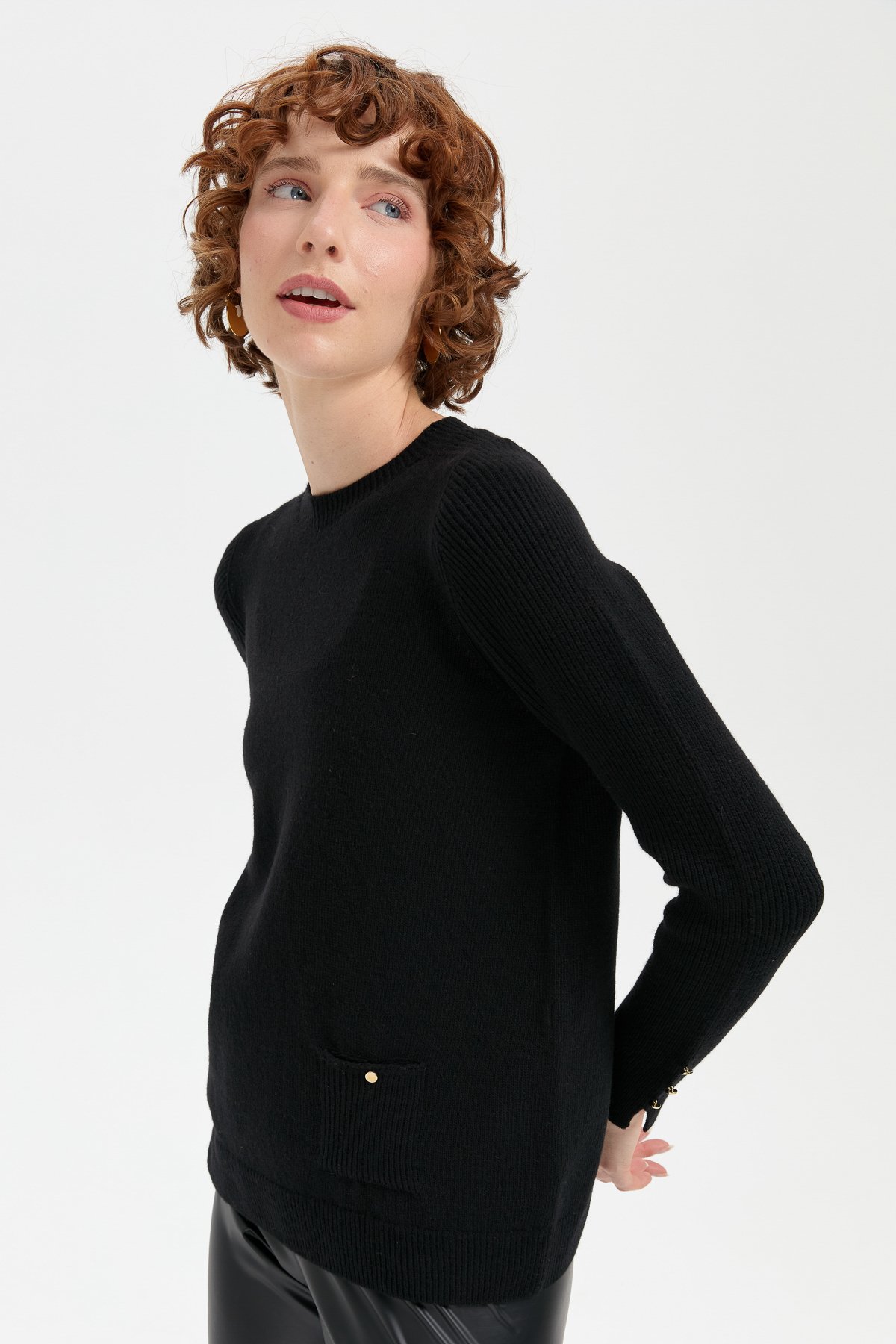 24205Kadın Sıfır Yaka Dikişsiz Cepli Yün Kazak Siyah