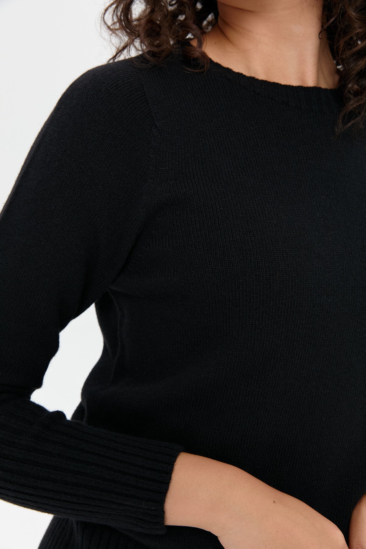 24210Kadın Sıfır Yaka Dikişsiz Eteği ve Kolu Uzun Lastik Yün Kazak Siyah