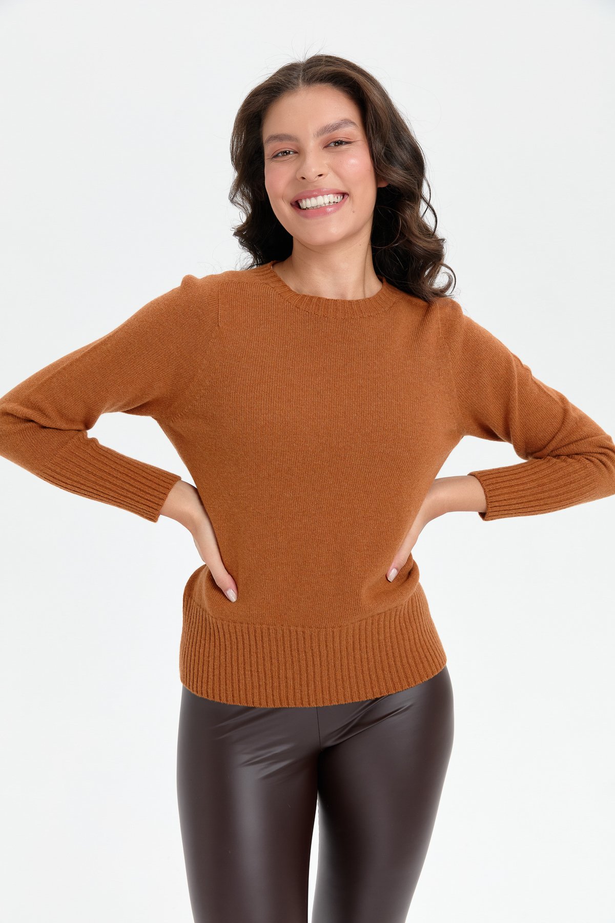 24210Kadın Sıfır Yaka Dikişsiz Eteği ve Kolu Uzun Lastik Yün Kazak Tarçın