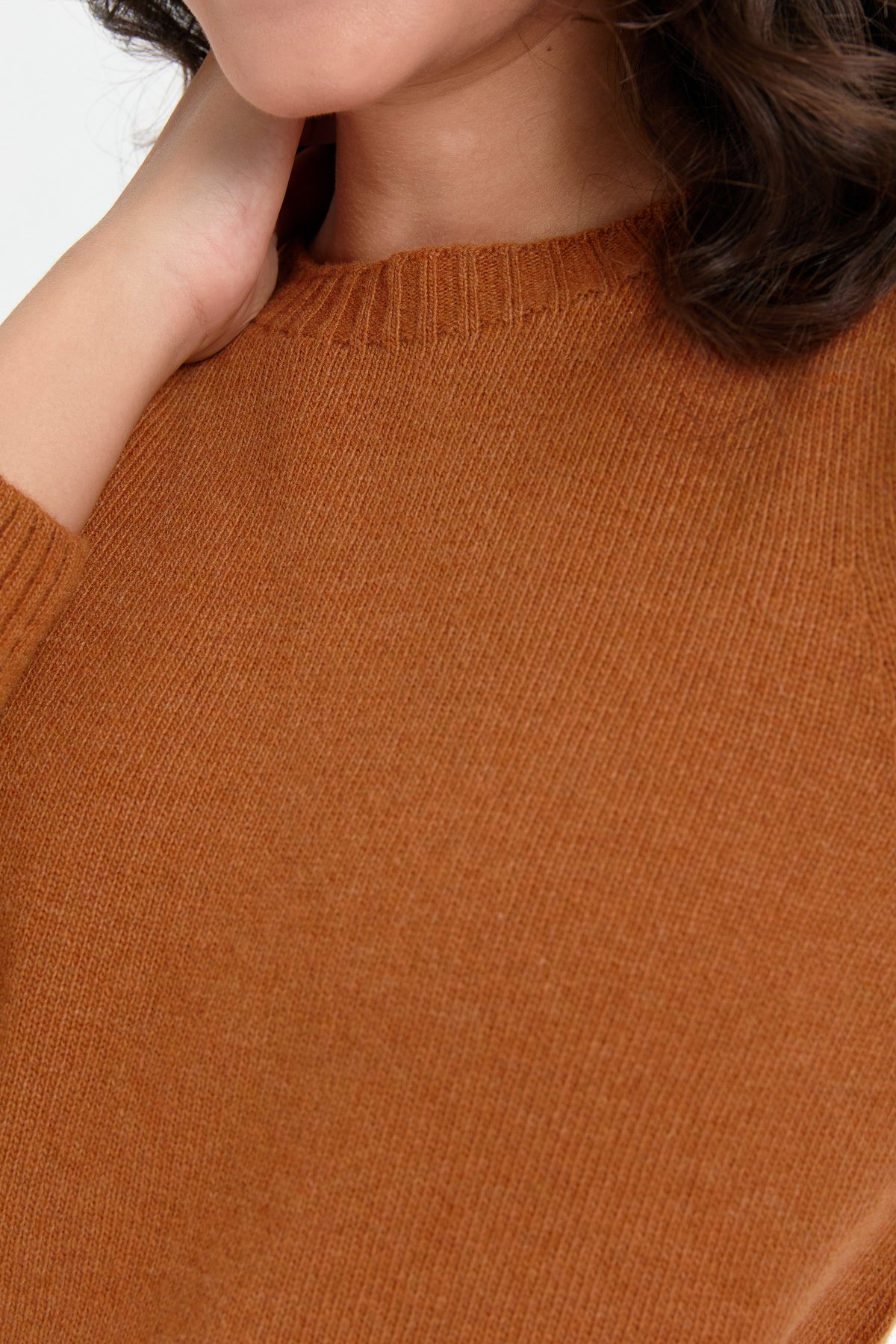 24210Kadın Sıfır Yaka Dikişsiz Eteği ve Kolu Uzun Lastik Yün Kazak Tarçın