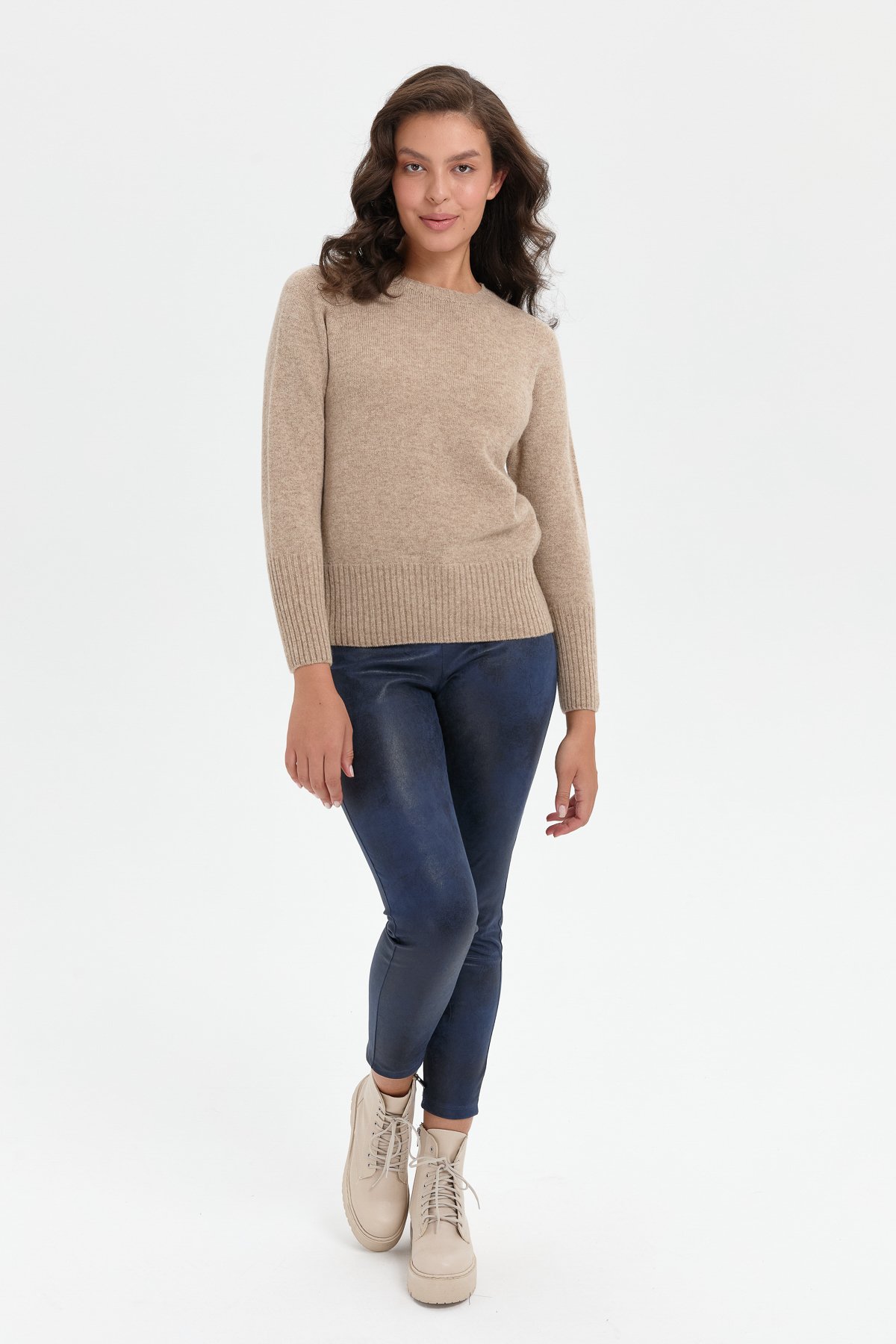 24210Kadın Sıfır Yaka Dikişsiz Eteği ve Kolu Uzun Lastik Yün Kazak K.Bej