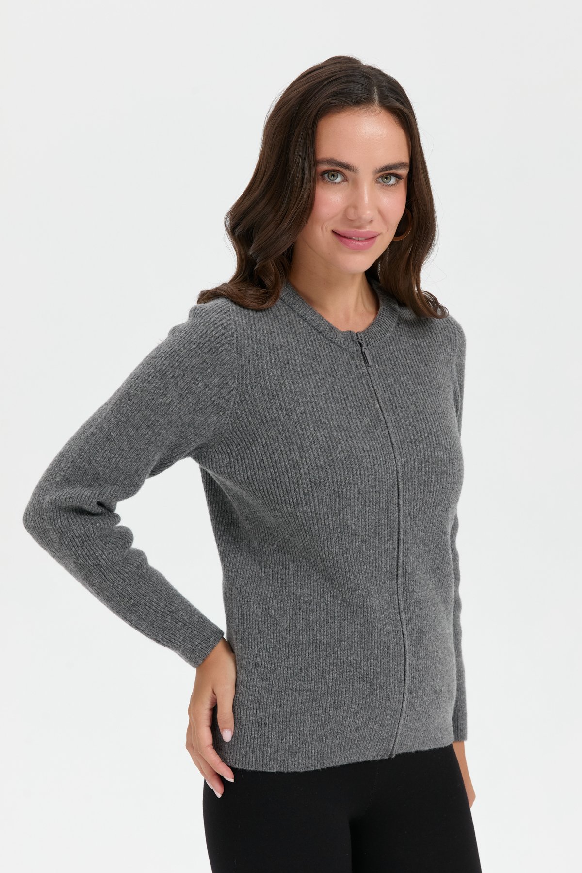 24219Kadın Sıfır Yaka Dikişsiz Fermuarlı Yün Hırka Füme