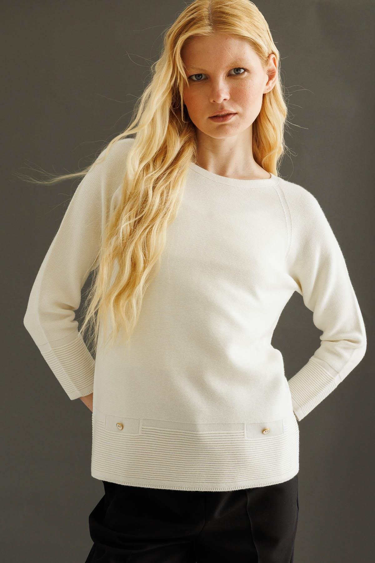 24189Kadın Sıfır Yaka Dikişsiz Sahte Cepli Kazak Kemik