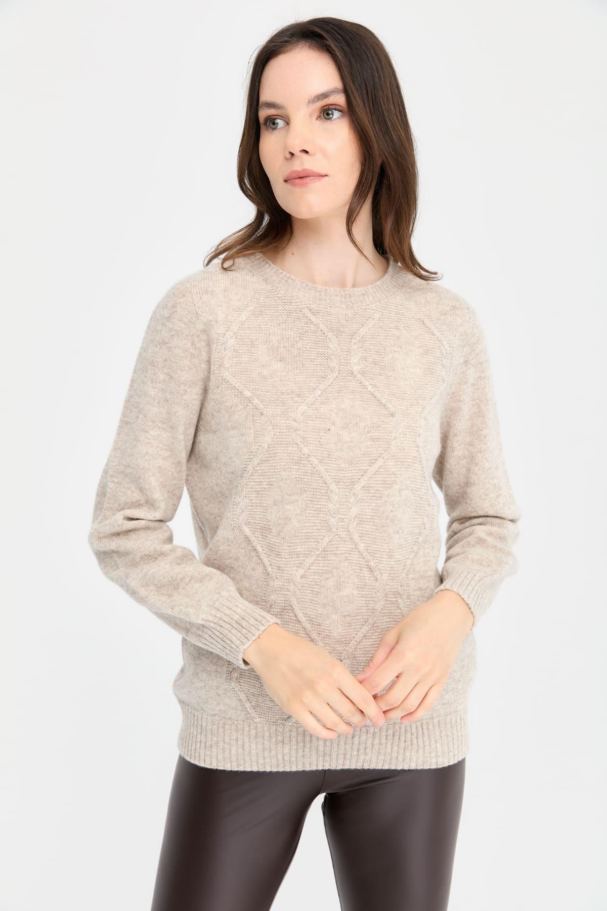 24217Kadın Sıfır Yaka Dikişsiz Önü Baklavalı Yün Kazak V.Bej