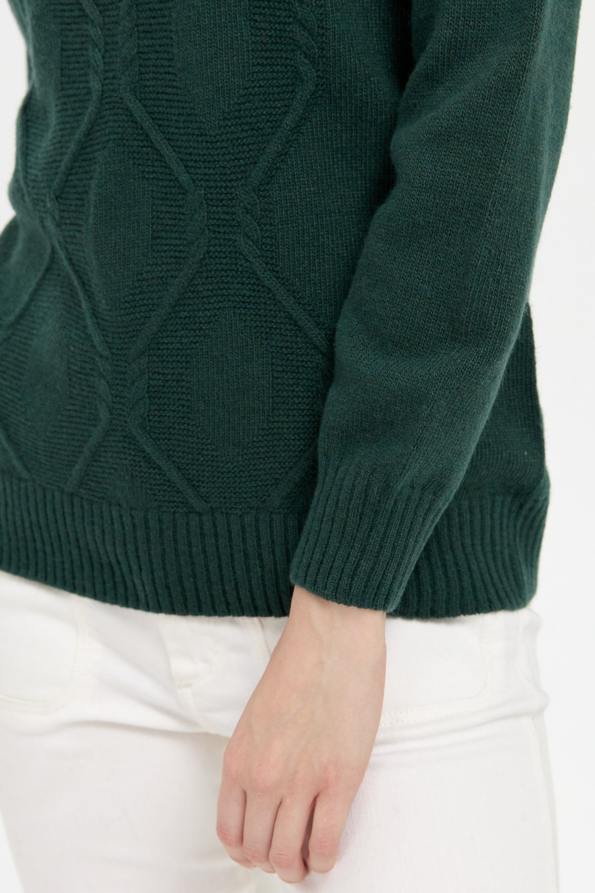 24217Kadın Sıfır Yaka Dikişsiz Önü Baklavalı Yün Kazak Yeşil