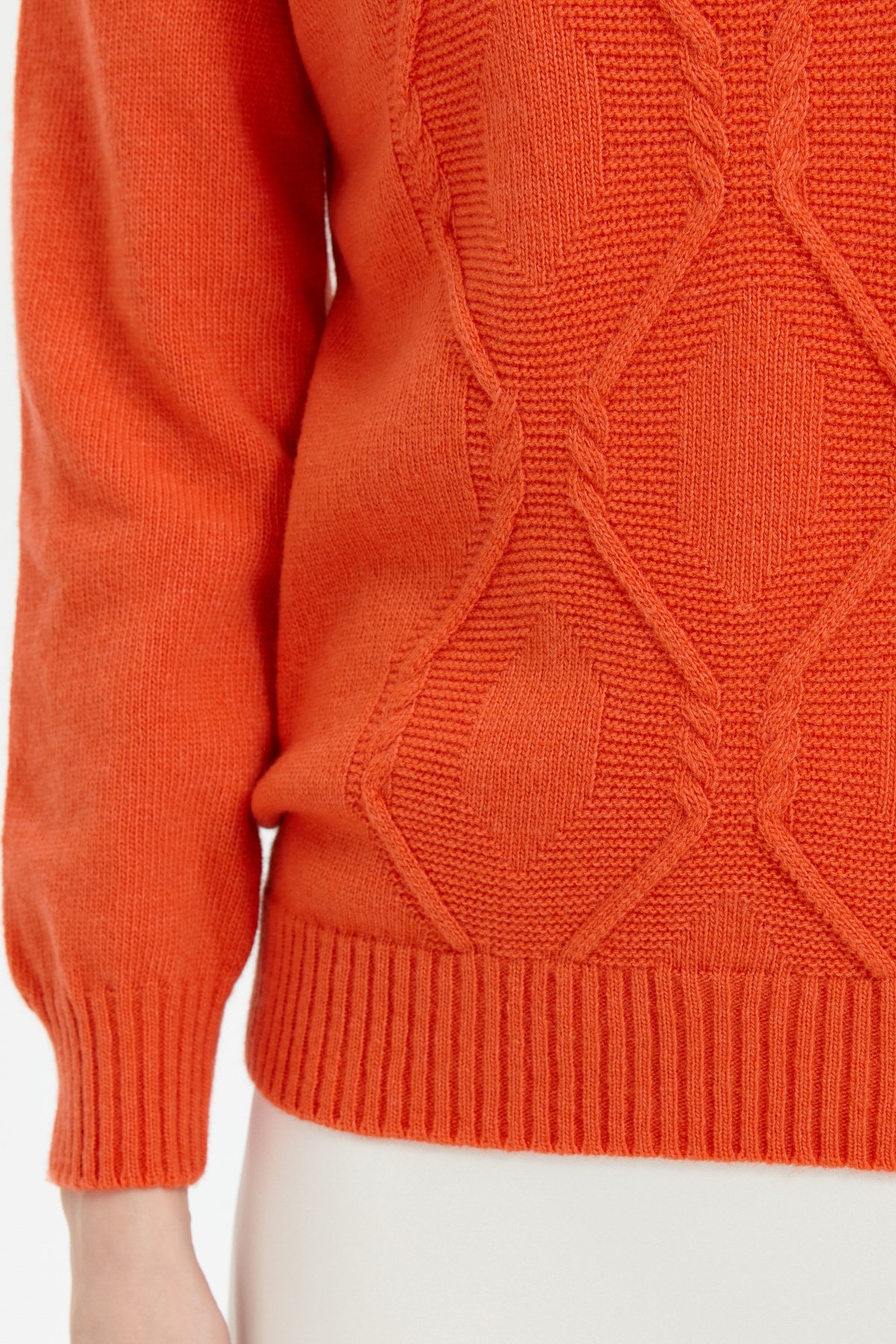 24217Kadın Sıfır Yaka Dikişsiz Önü Baklavalı Yün Kazak Portakal