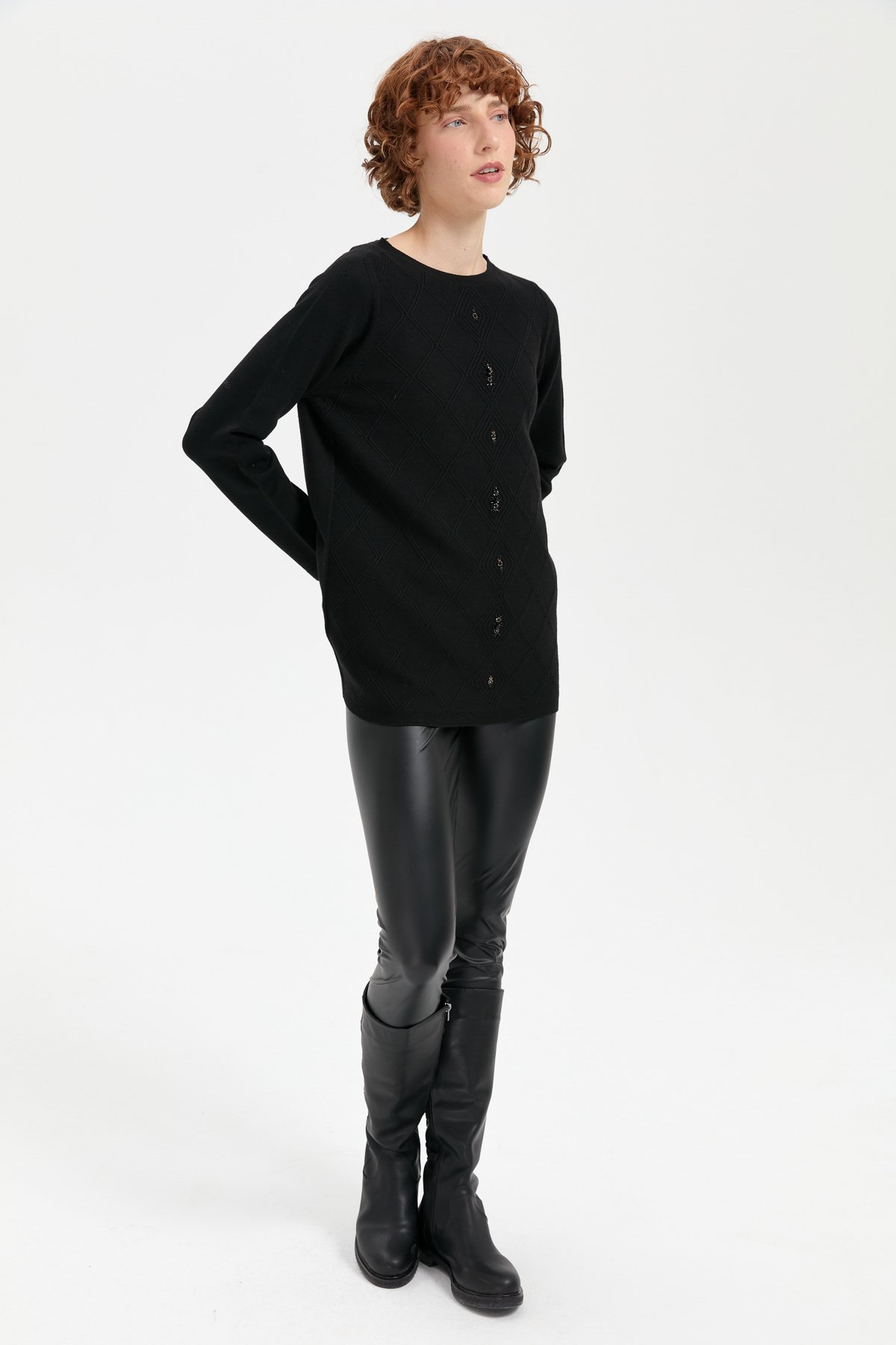 24175Kadın Sıfır Yaka Dikişsiz Önü Baklavalı Kazak Siyah