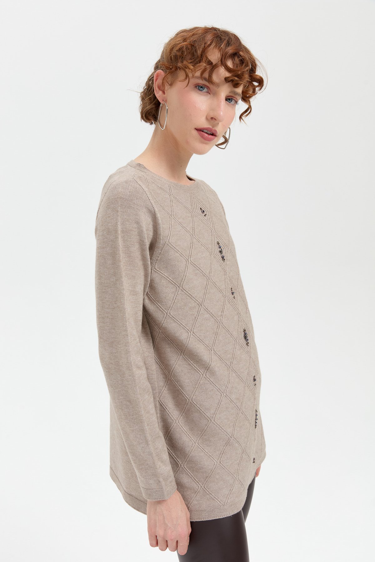 24175Kadın Sıfır Yaka Dikişsiz Önü Baklavalı Kazak Vizon