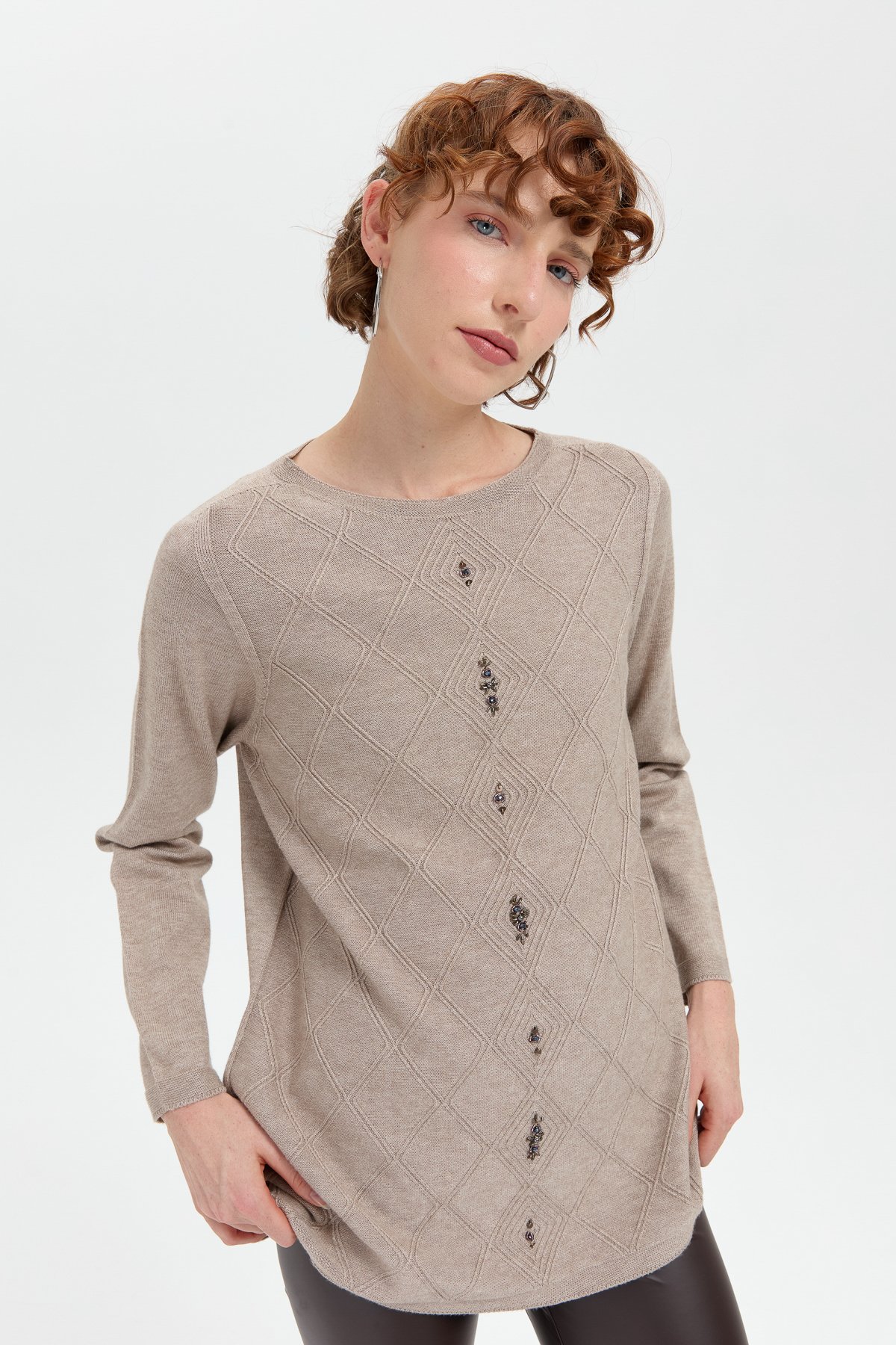 24175Kadın Sıfır Yaka Dikişsiz Önü Baklavalı Kazak Vizon