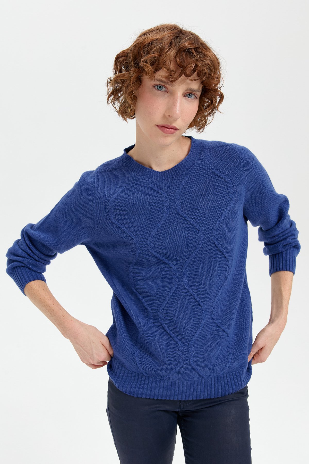 24217Kadın Sıfır Yaka Dikişsiz Önü Baklavalı Yün Kazak Mavi