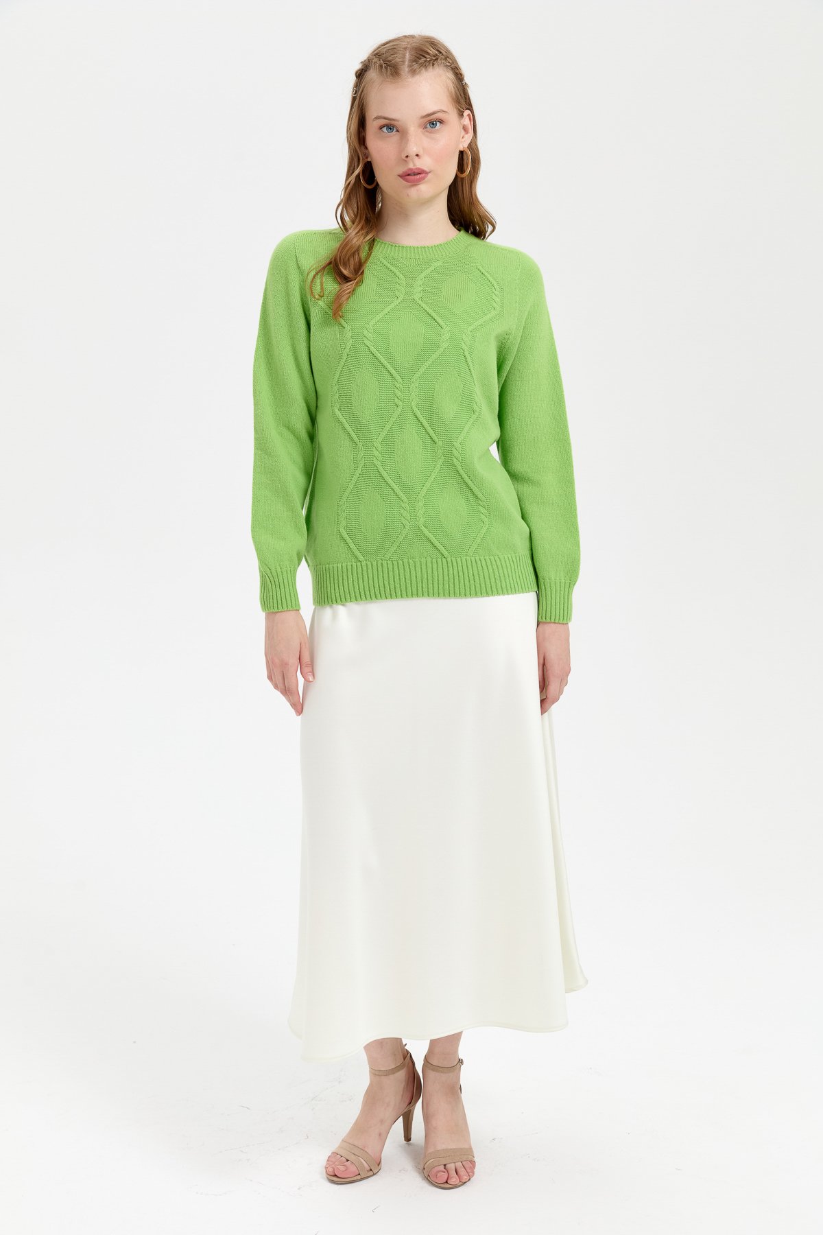 24217Kadın Sıfır Yaka Dikişsiz Önü Baklavalı Yün Kazak A.E.Yeşili