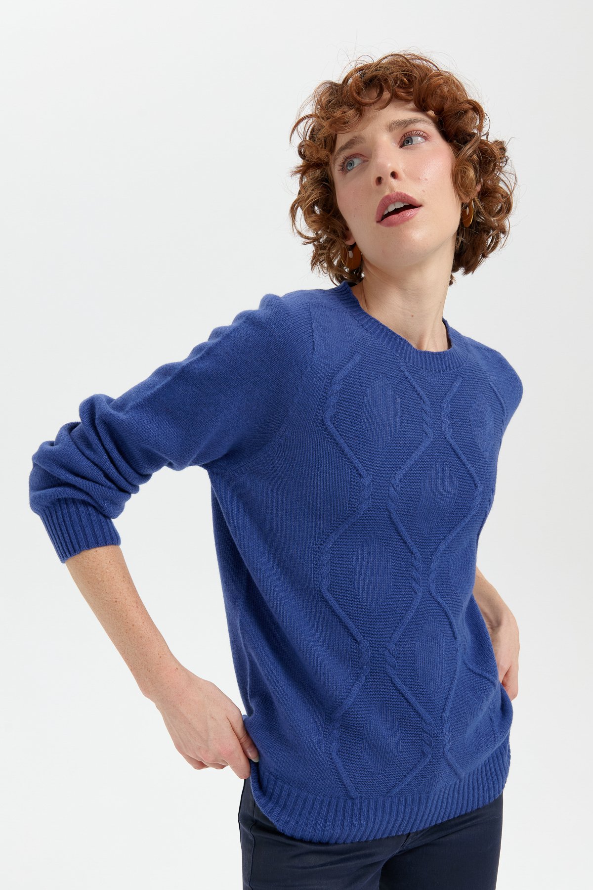 24217Kadın Sıfır Yaka Dikişsiz Önü Baklavalı Yün Kazak Mavi