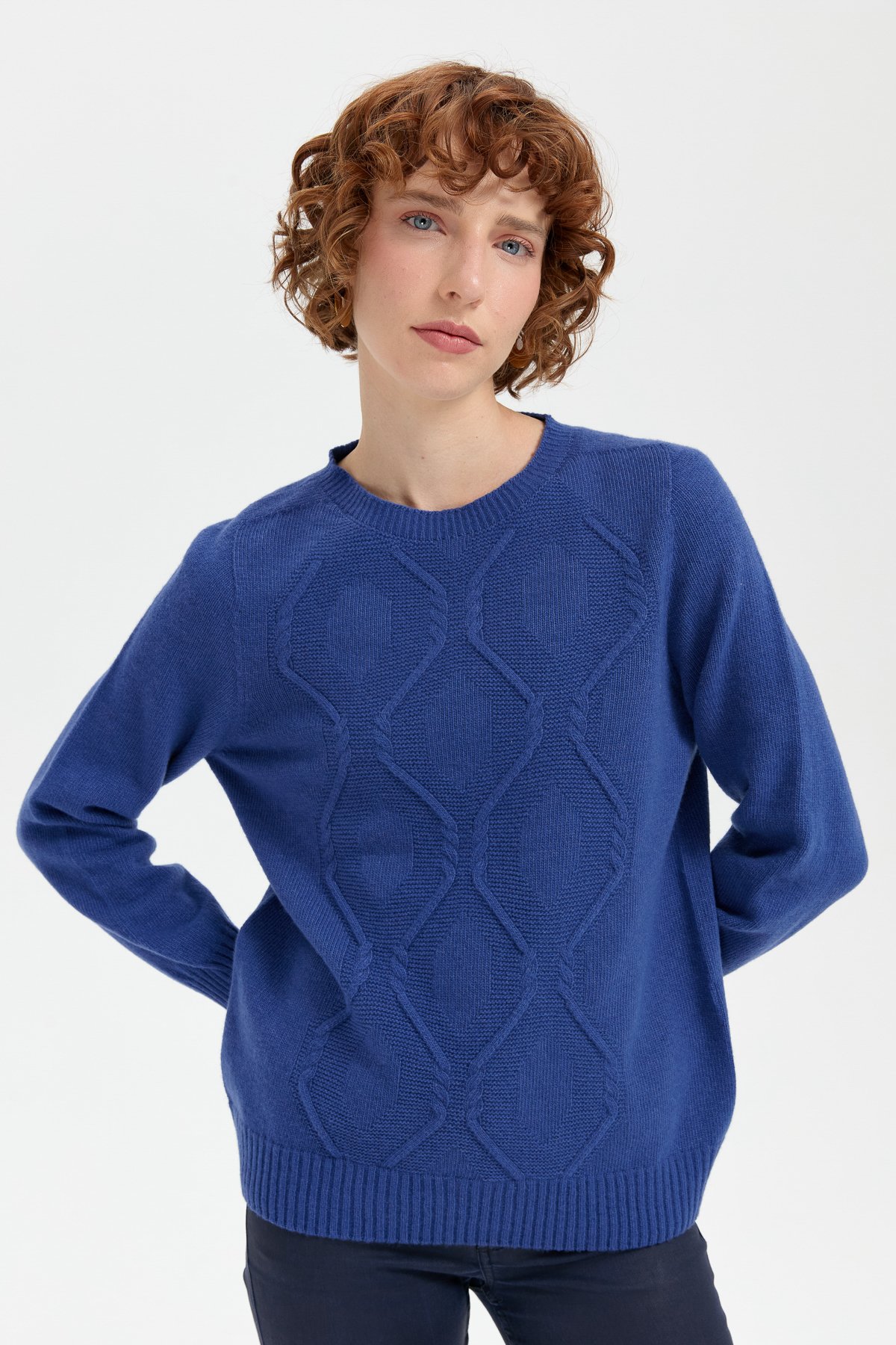 24217Kadın Sıfır Yaka Dikişsiz Önü Baklavalı Yün Kazak Mavi